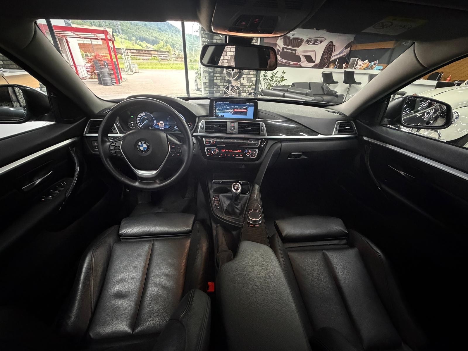 BMW 420d Gran Coupé Sport Line-image-11