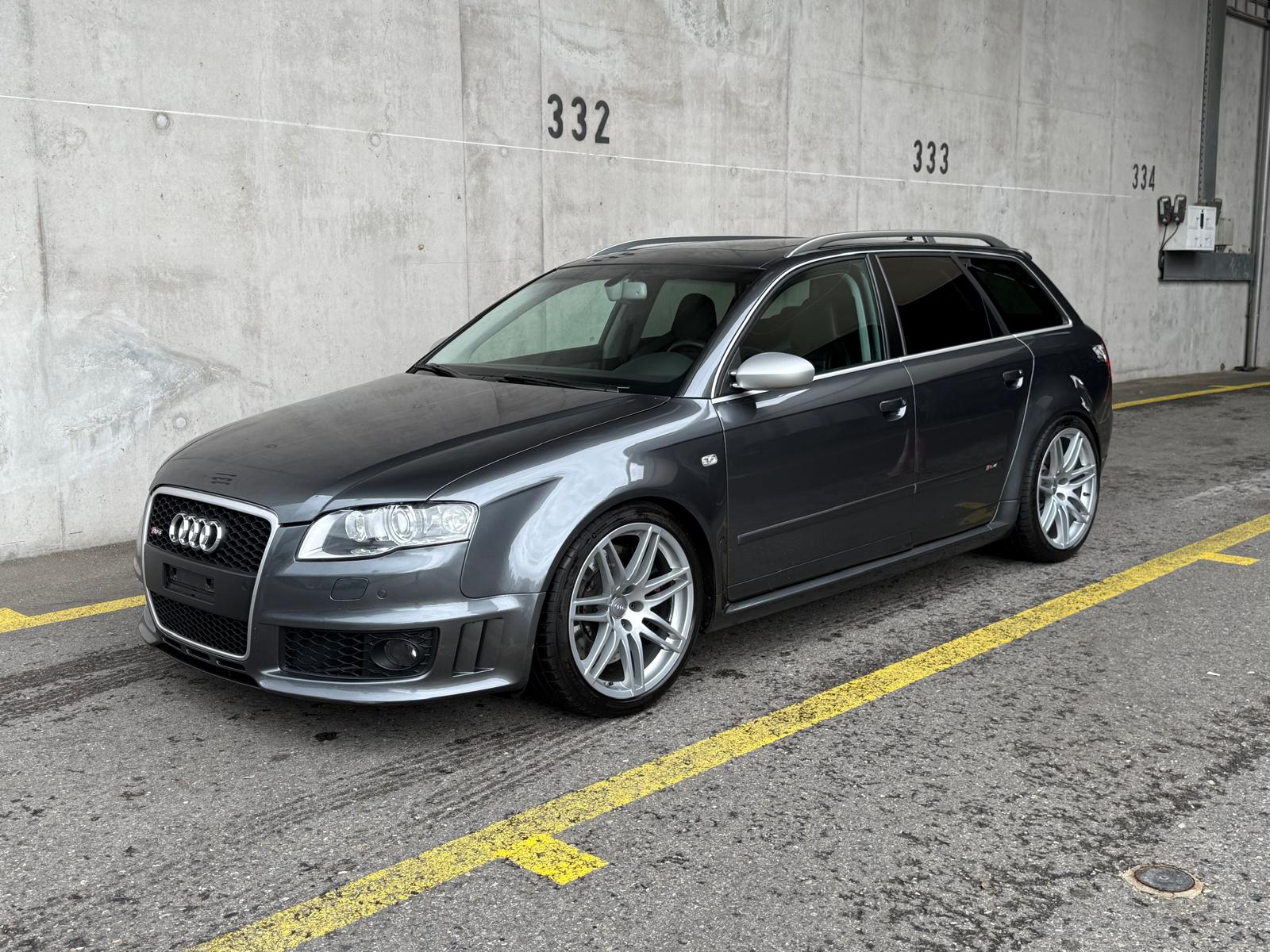 AUDI RS4 Avant 4.2 V8 quattro-image-3