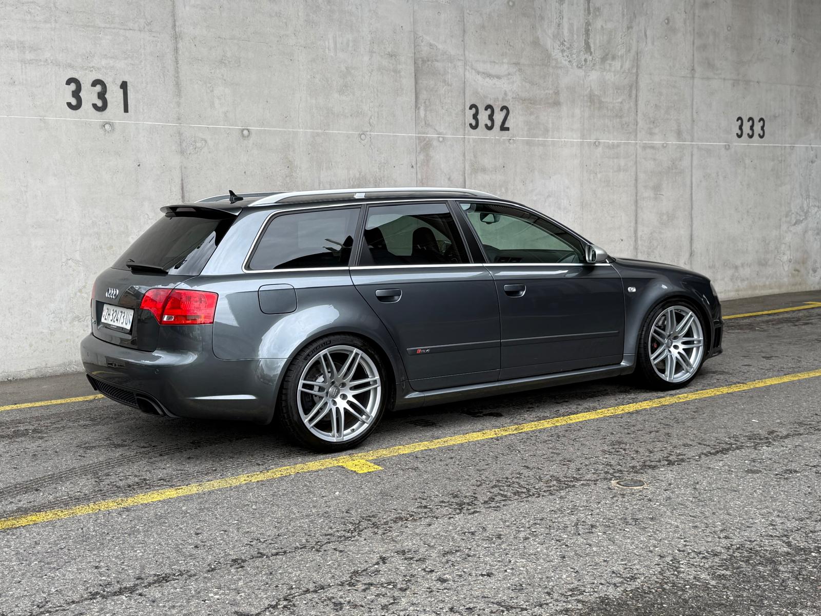 AUDI RS4 Avant 4.2 V8 quattro-image-4