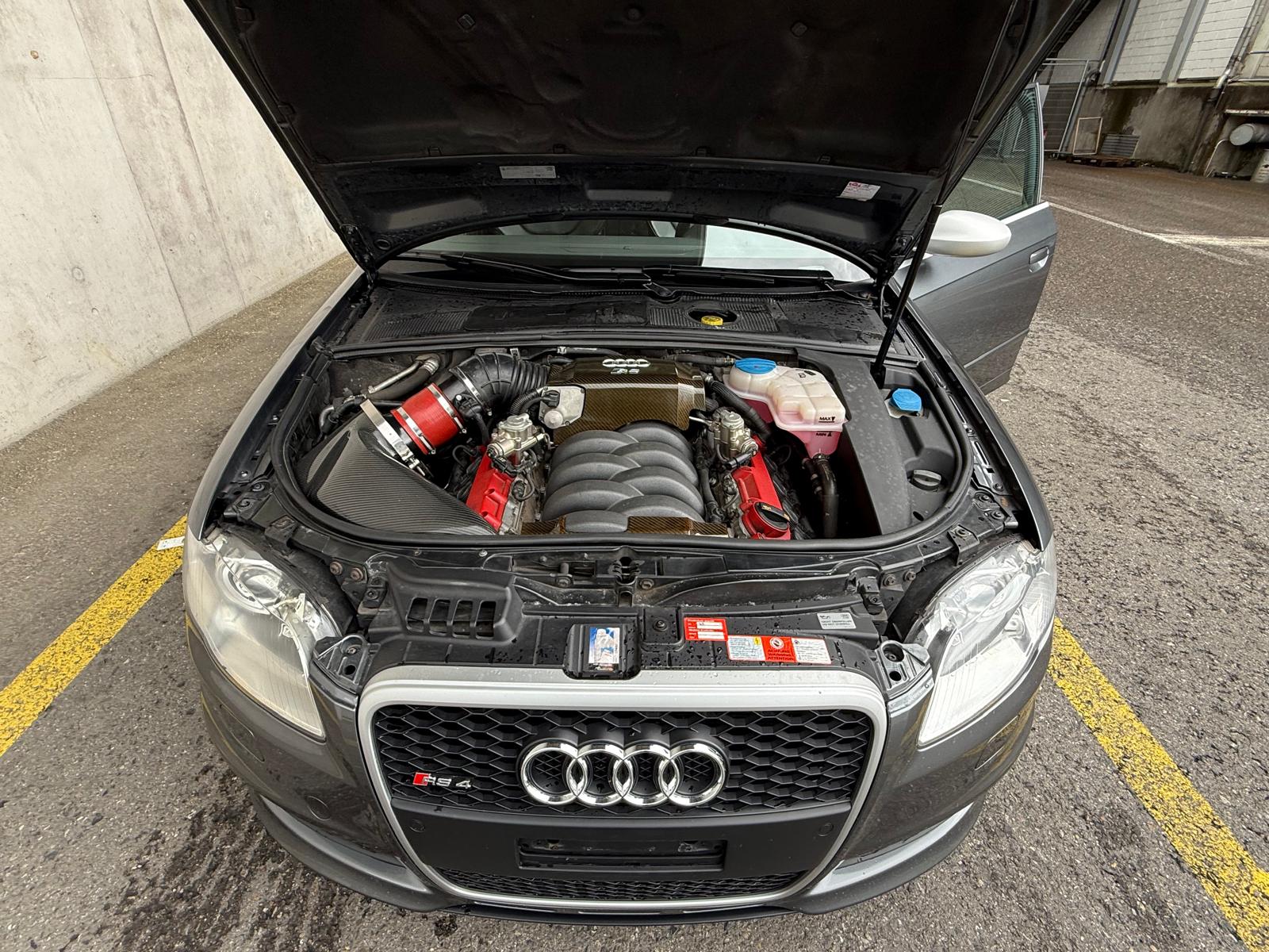 AUDI RS4 Avant 4.2 V8 quattro-image-5