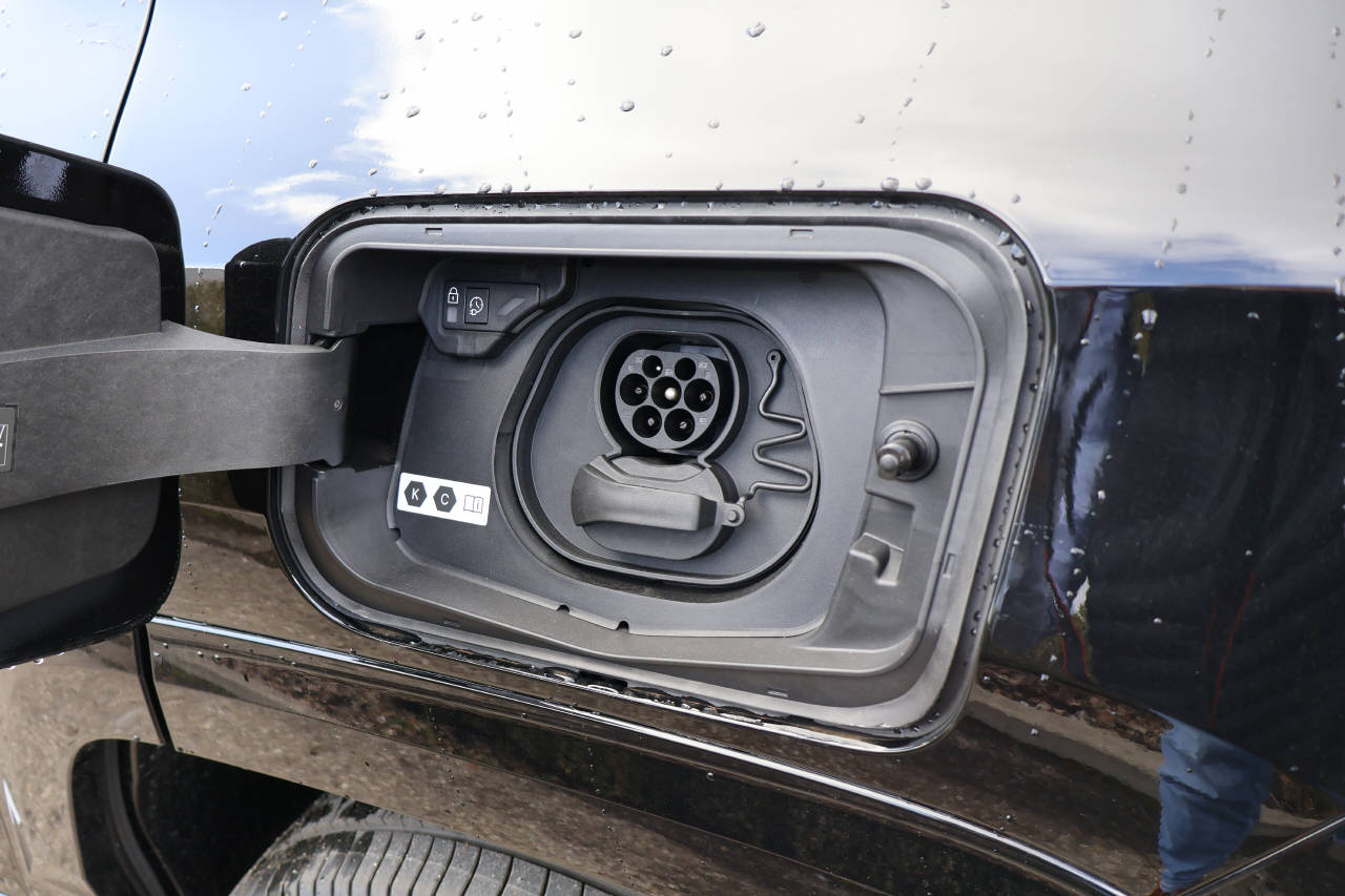 JEEP Compass First Edition-image-15