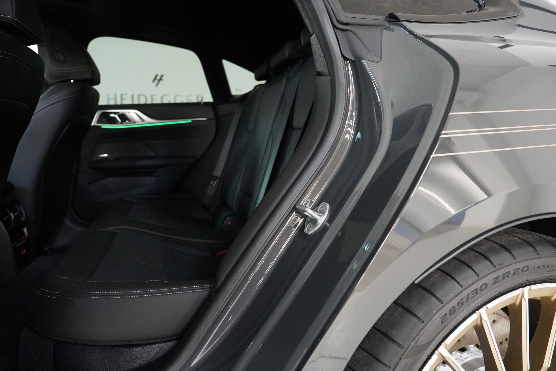 BMW-ALPINA B4 Gran Coupé 3.0 xDrive GT S-Tronic-image-12