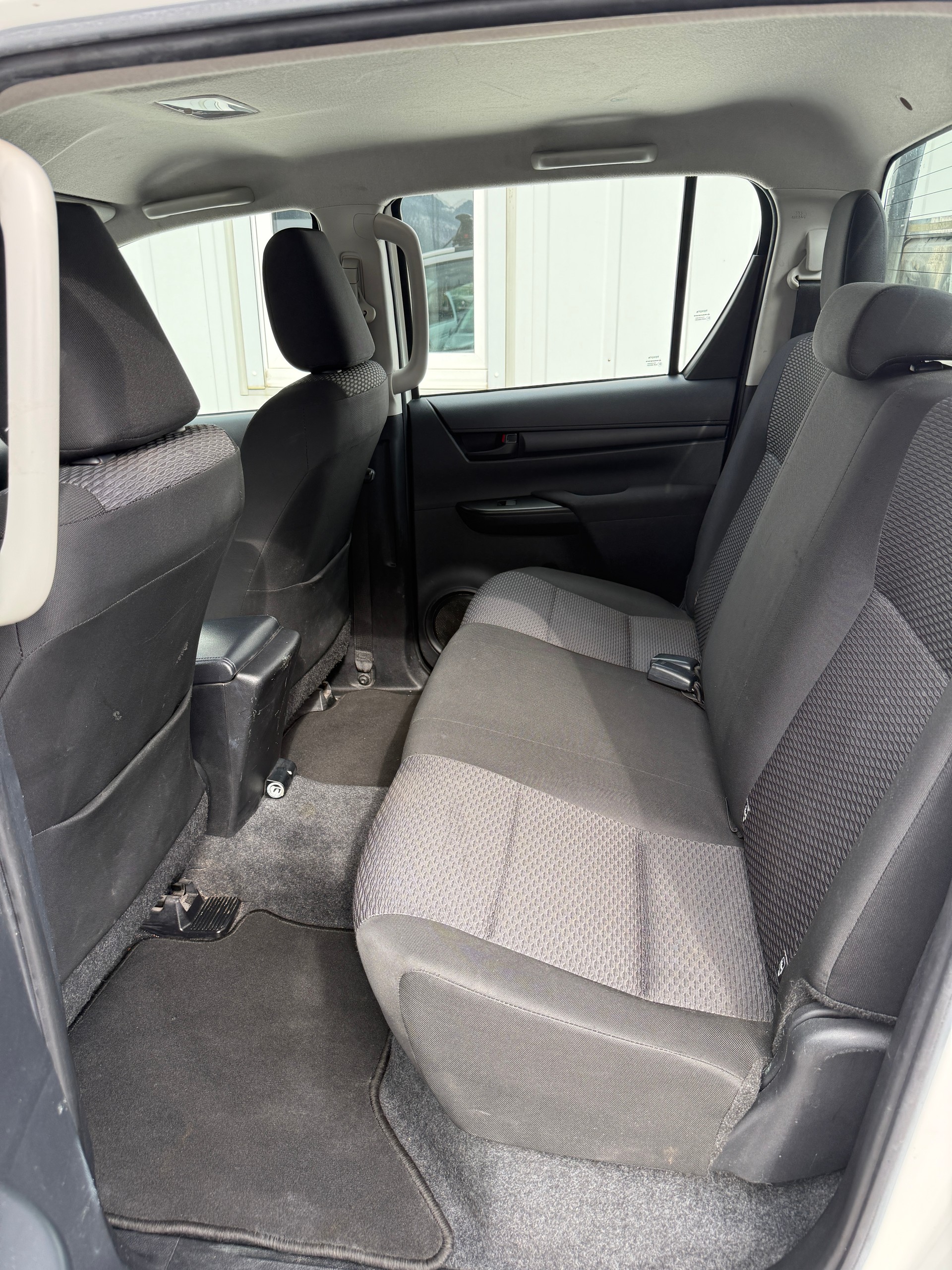 TOYOTA Hilux 2.4D-4D Comfort Double Cab 4x4 *WERKSGARANTIE * TEMPOMAT* KLIMA*-image-17