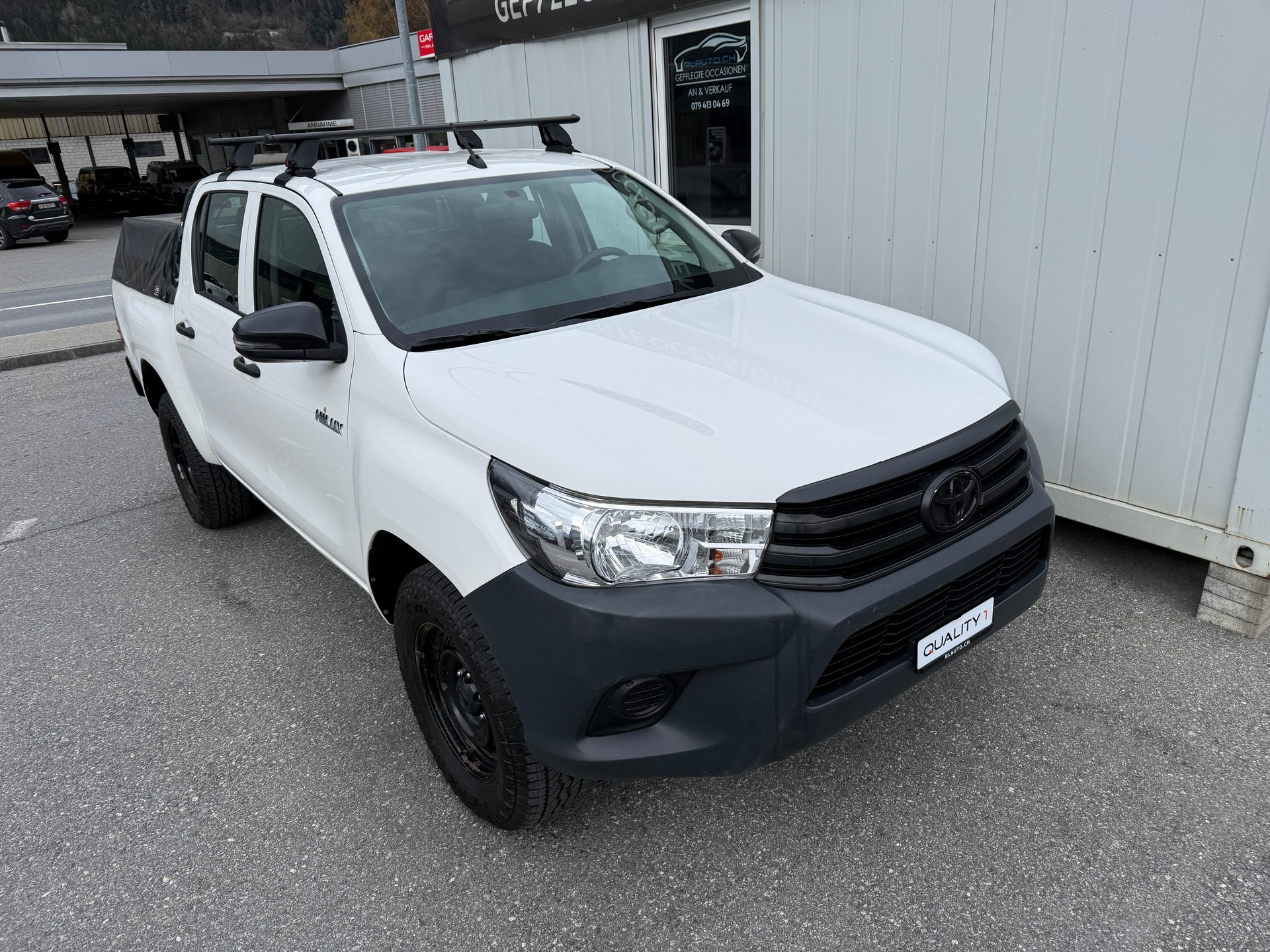 TOYOTA Hilux 2.4D-4D Comfort Double Cab 4x4 *WERKSGARANTIE * TEMPOMAT* KLIMA*-showroom-element-1