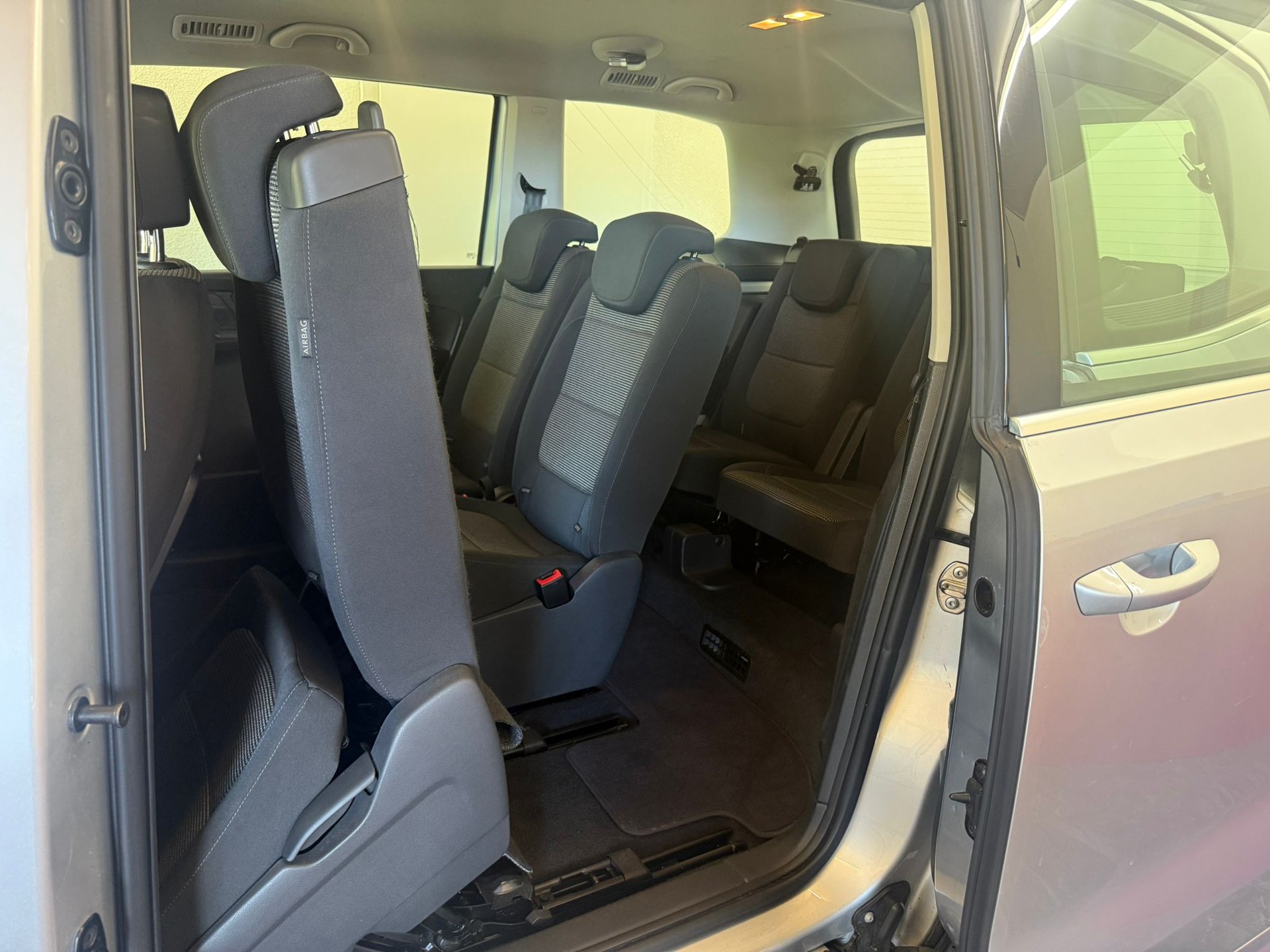 VW Sharan 2.0 TSI Comfortline DSG-image-12