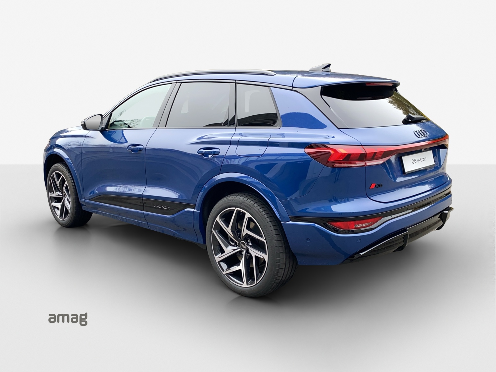 AUDI Q6 e-tron quattro-showroom-element-2