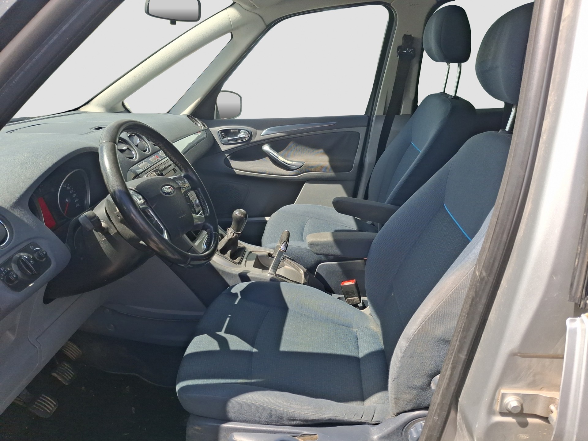 FORD Galaxy 2.0i Trend-image-7