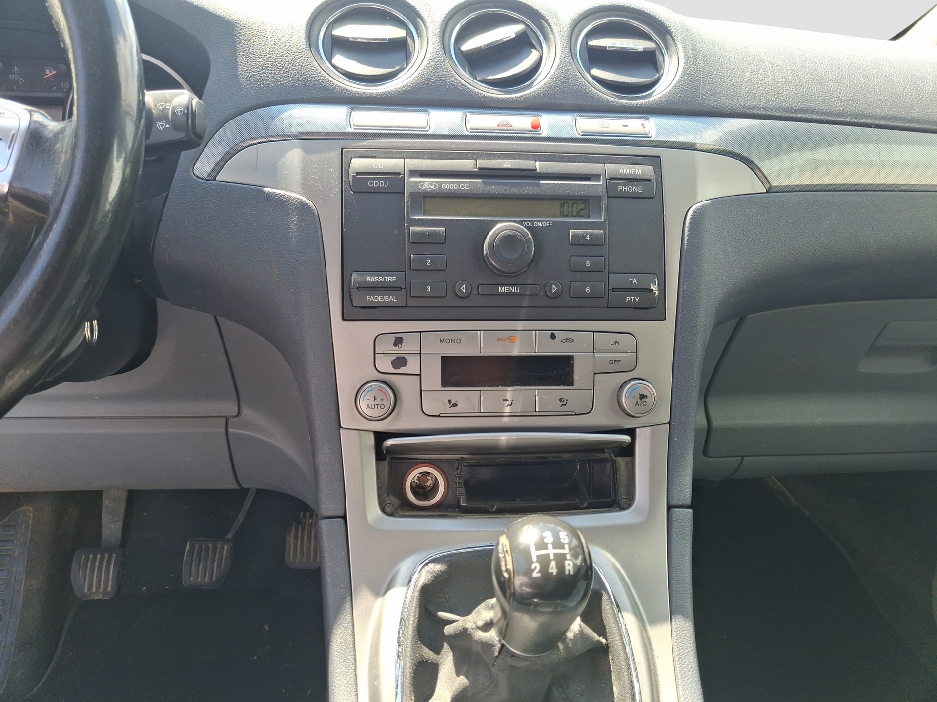 FORD Galaxy 2.0i Trend-image-8