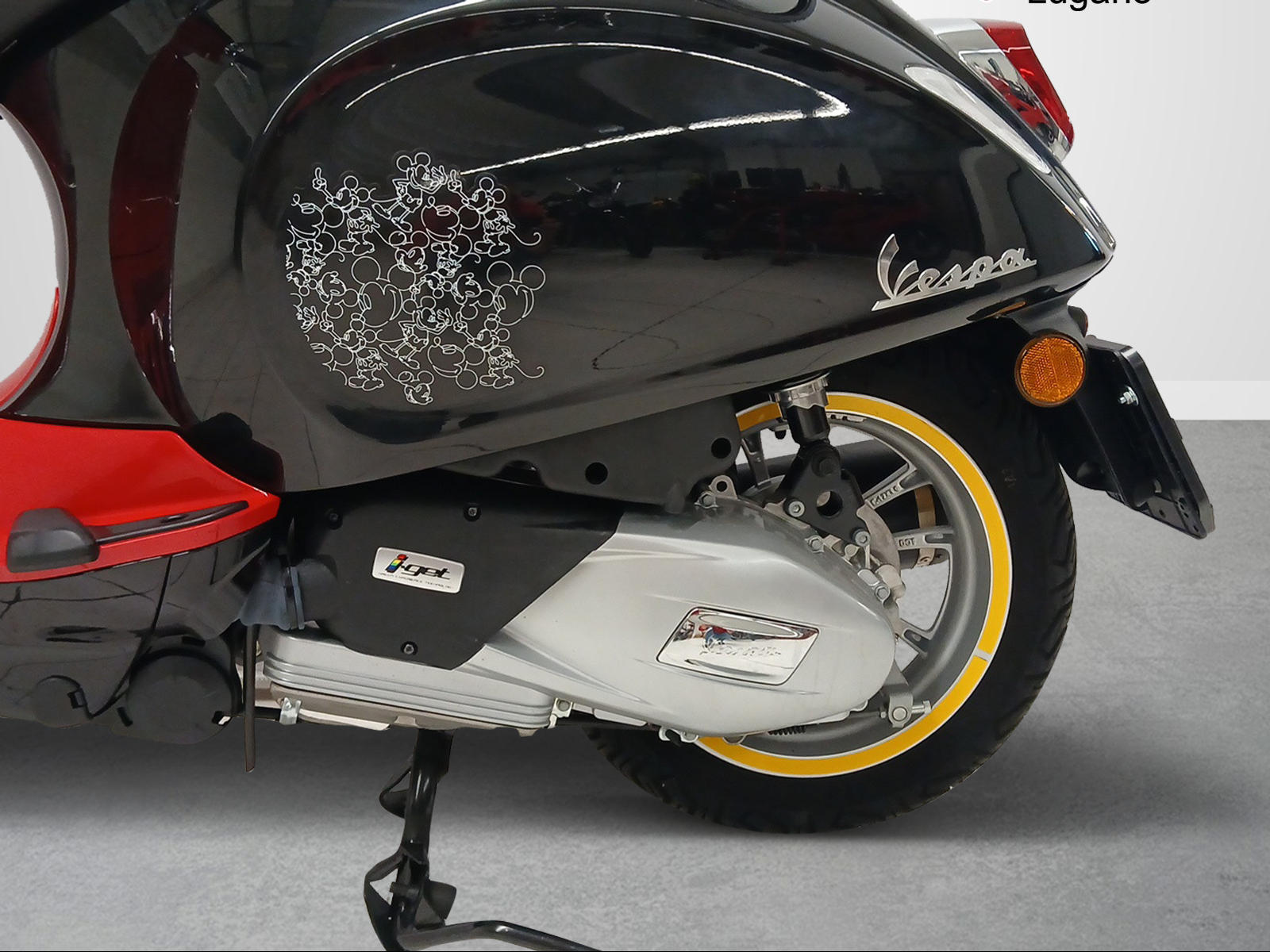 PIAGGIO Vespa 125 Primavera Disney Mickey Mouse Edition-image-11