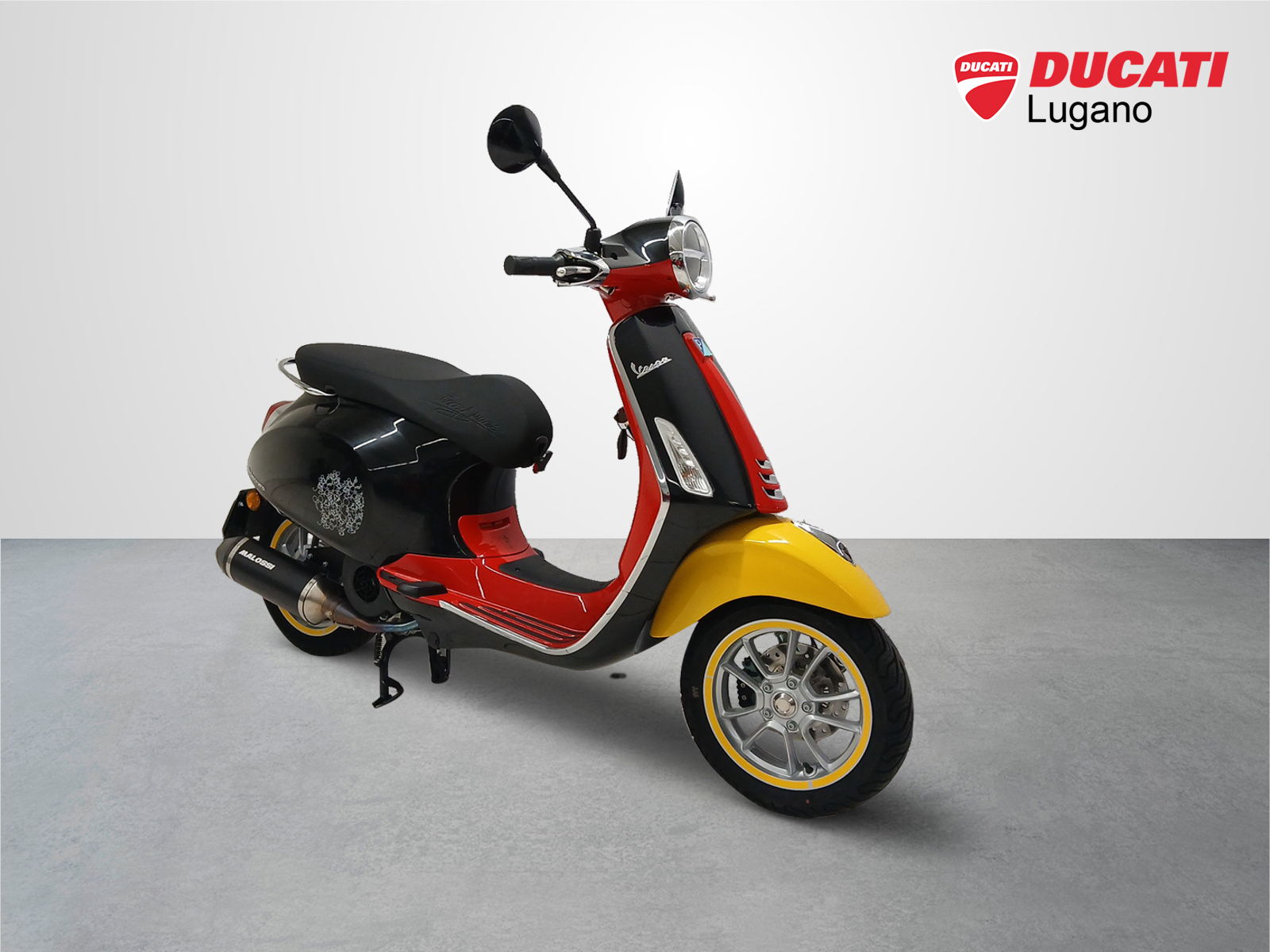 PIAGGIO Vespa 125 Primavera Disney Mickey Mouse Edition