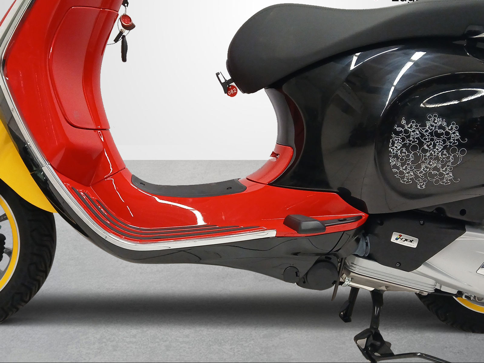 PIAGGIO Vespa 125 Primavera Disney Mickey Mouse Edition-image-6