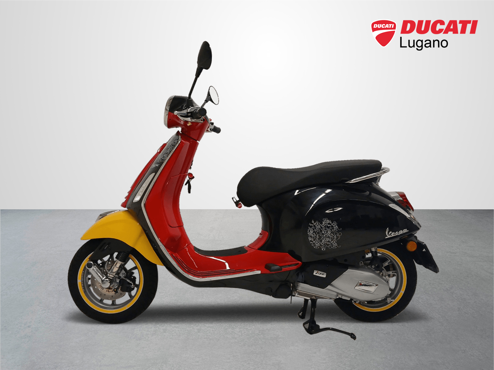 PIAGGIO Vespa 125 Primavera Disney Mickey Mouse Edition-image-4