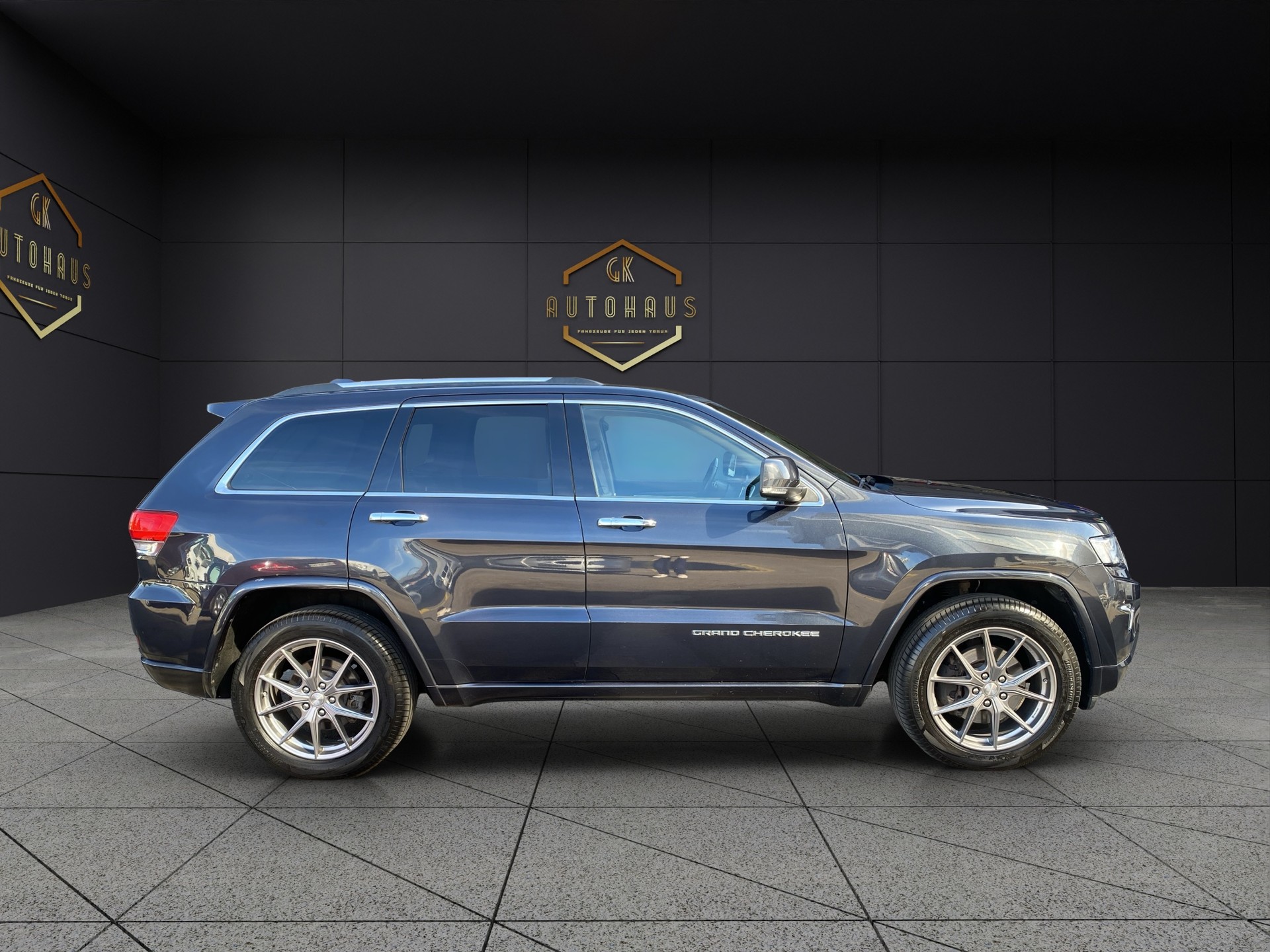 JEEP Grand Cherokee 3.0 CRD Overland Automatic-image-5