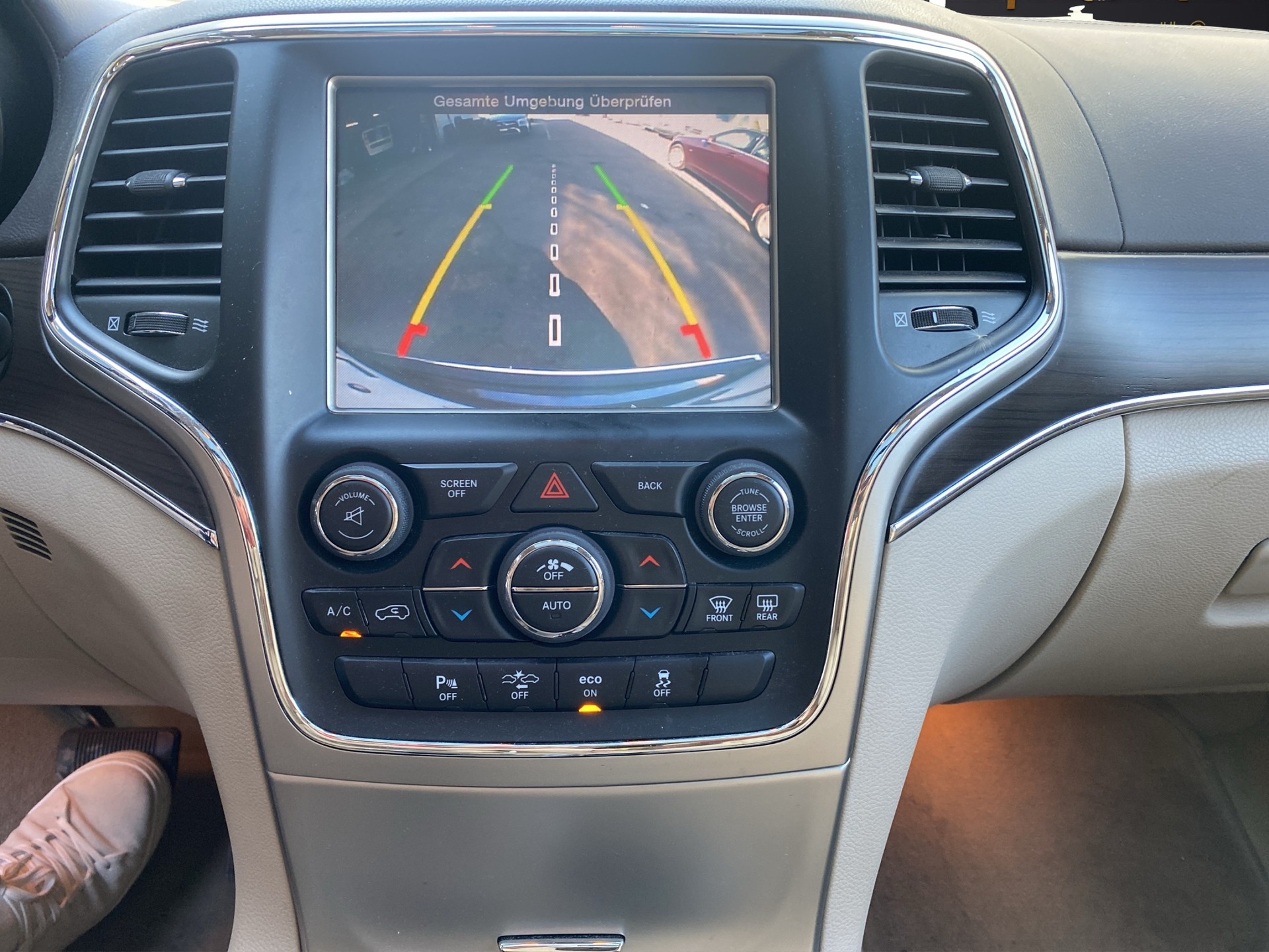 JEEP Grand Cherokee 3.0 CRD Overland Automatic-image-13
