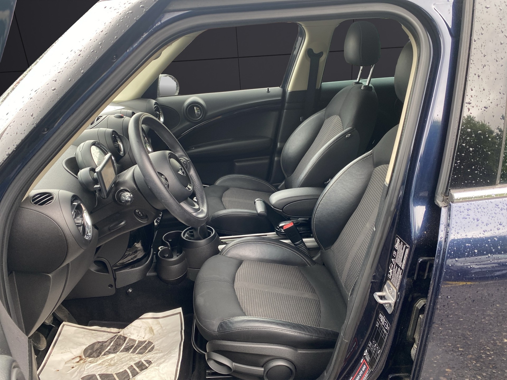 MINI Countryman Cooper D ALL4-image-9