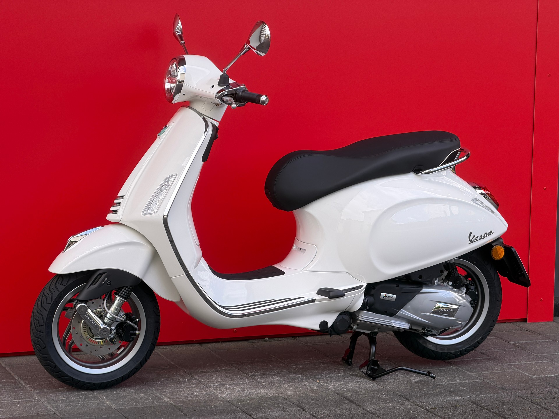 PIAGGIO Vespa 125 Primavera MY26-image-11