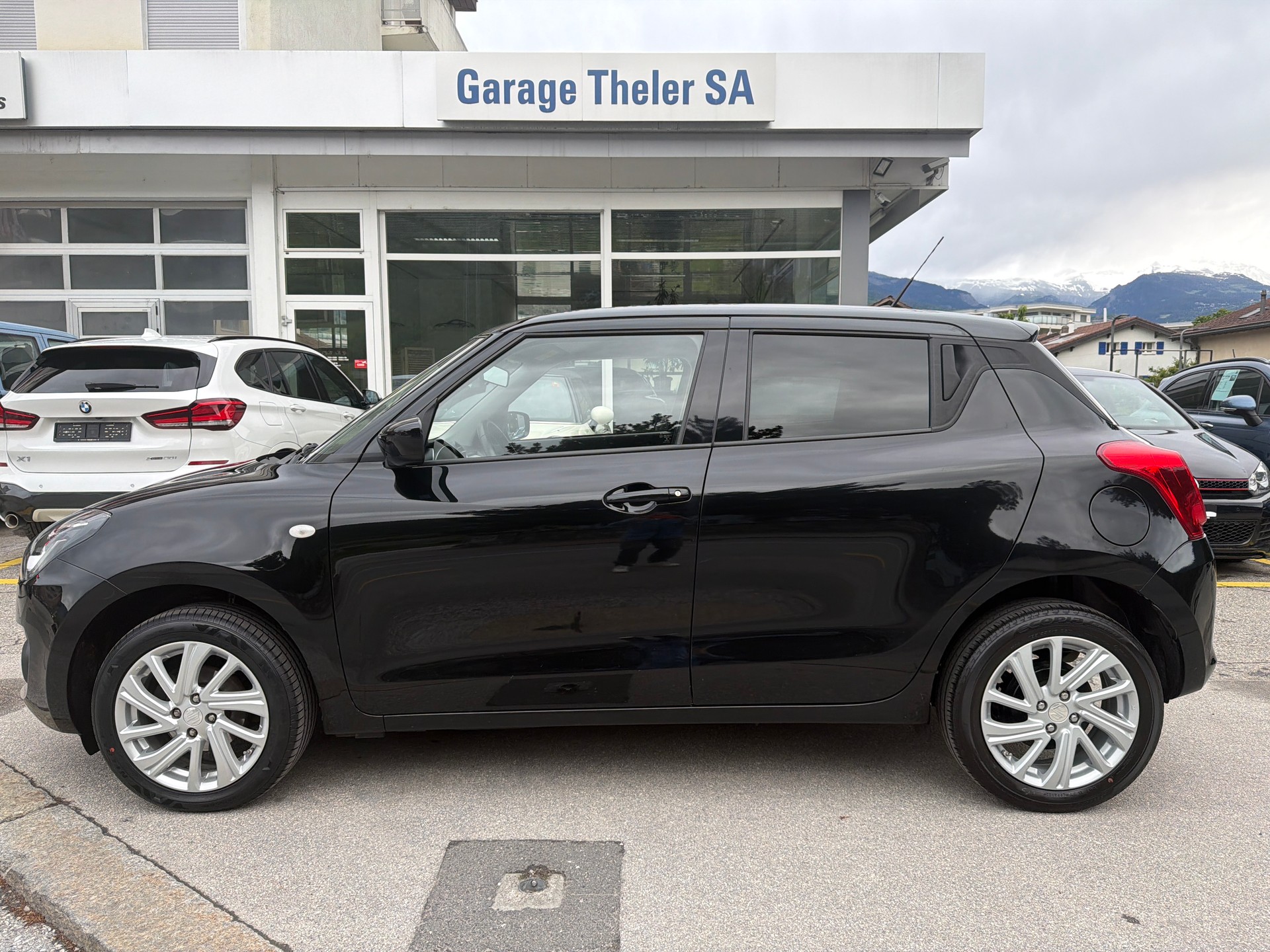 SUZUKI Swift 1.2 Compact + 4x4 Hybrid-showroom-element-2
