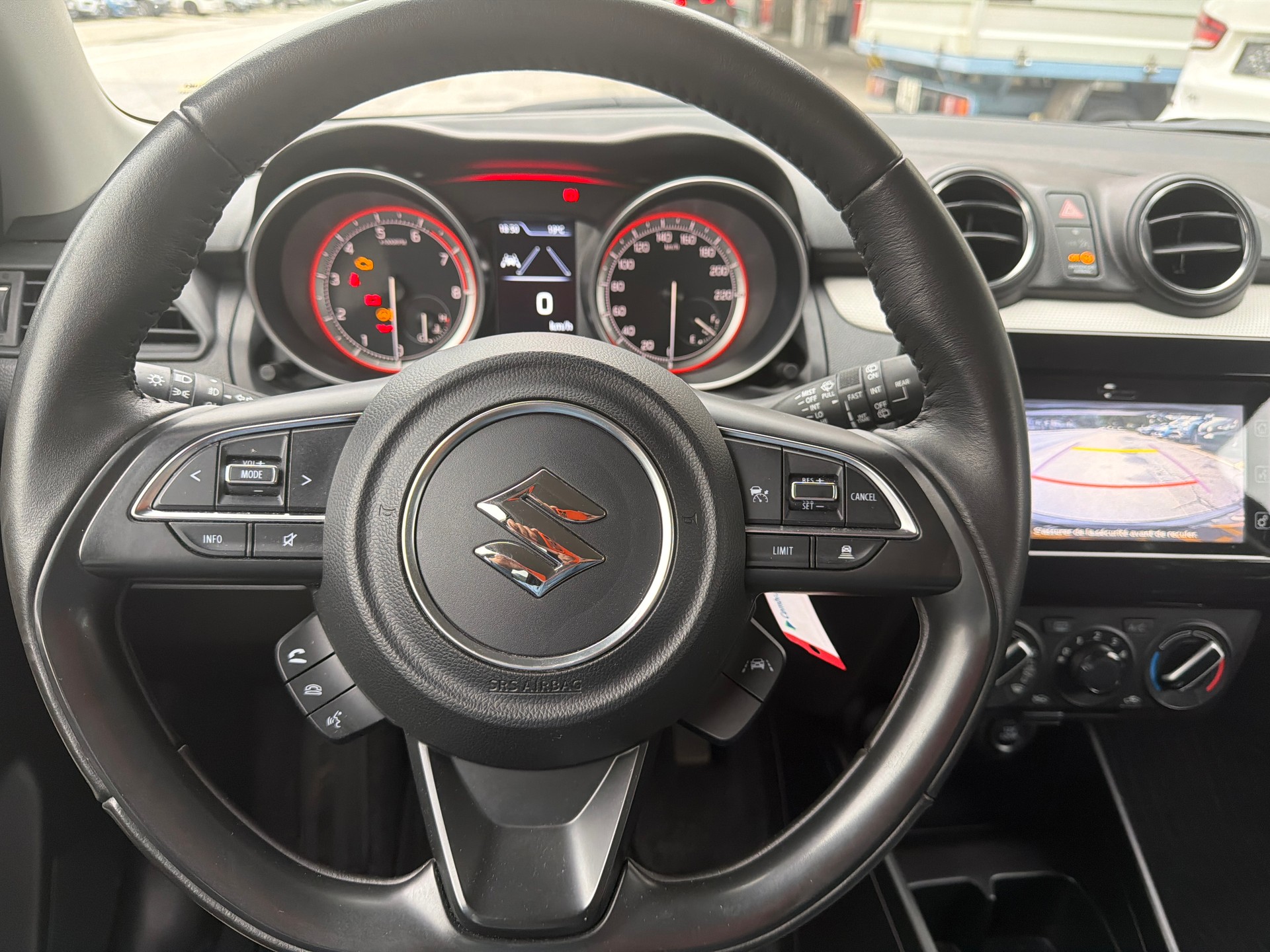 SUZUKI Swift 1.2 Compact + 4x4 Hybrid-image-13