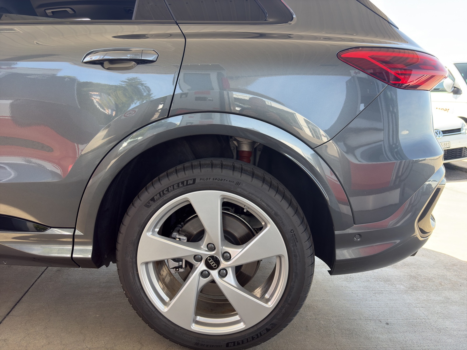 AUDI Q5 SUV 2.0 TFSI quattro S-Tronic-image-14