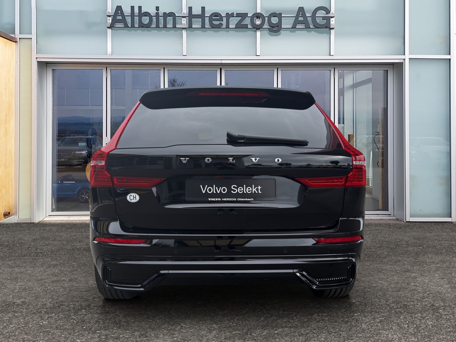 VOLVO XC60 2.0 B5 MH R-Design AWD-showroom-element-3