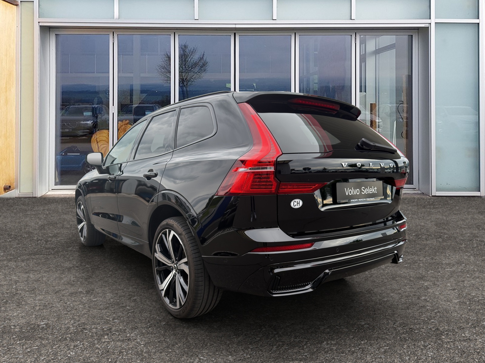 VOLVO XC60 2.0 B5 MH R-Design AWD-showroom-element-2