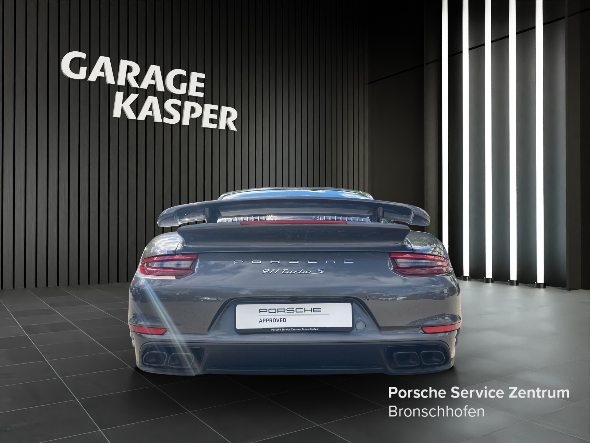 PORSCHE 911 Turbo S-showroom-element-3