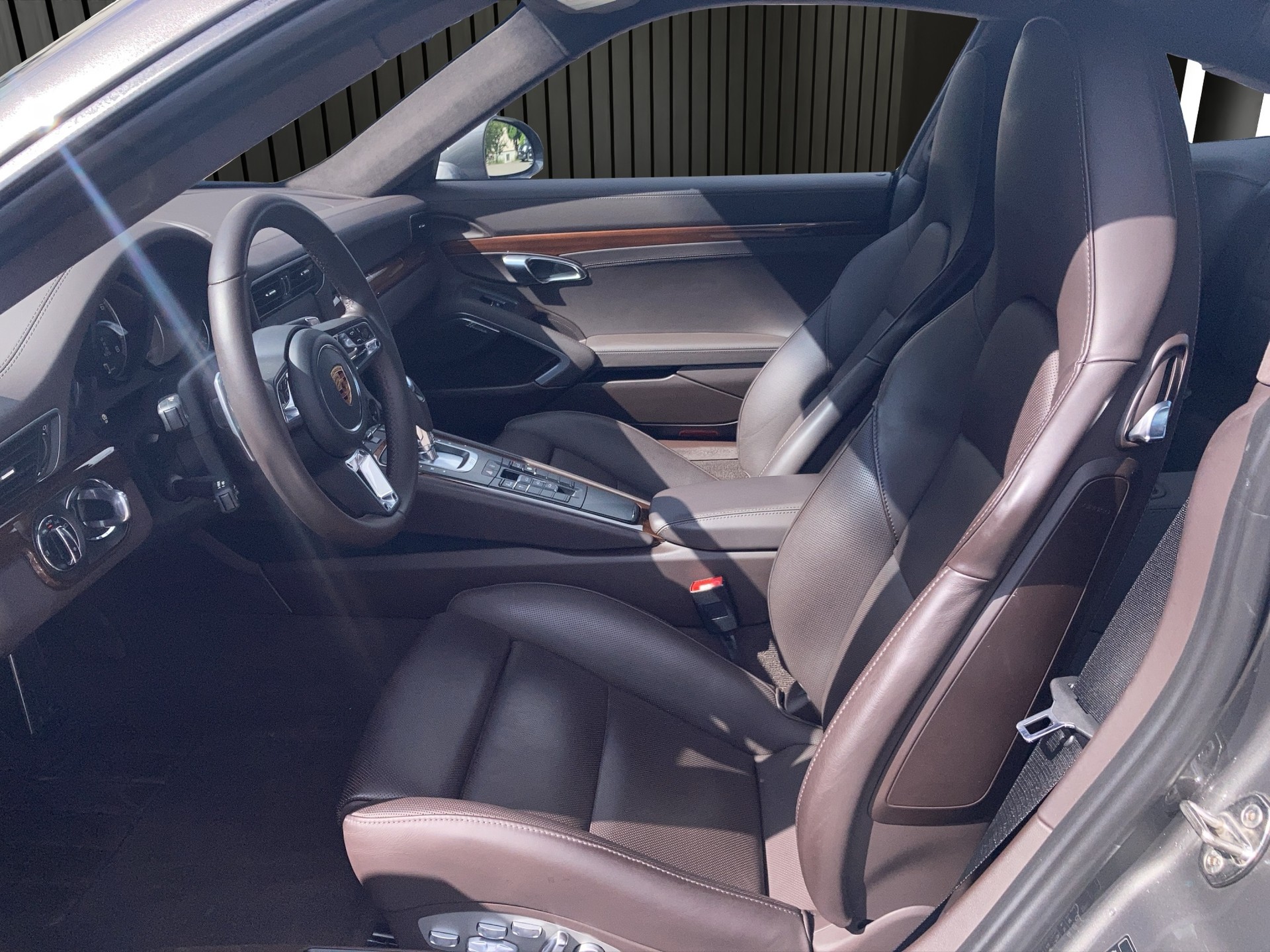 PORSCHE 911 Turbo S-image-8
