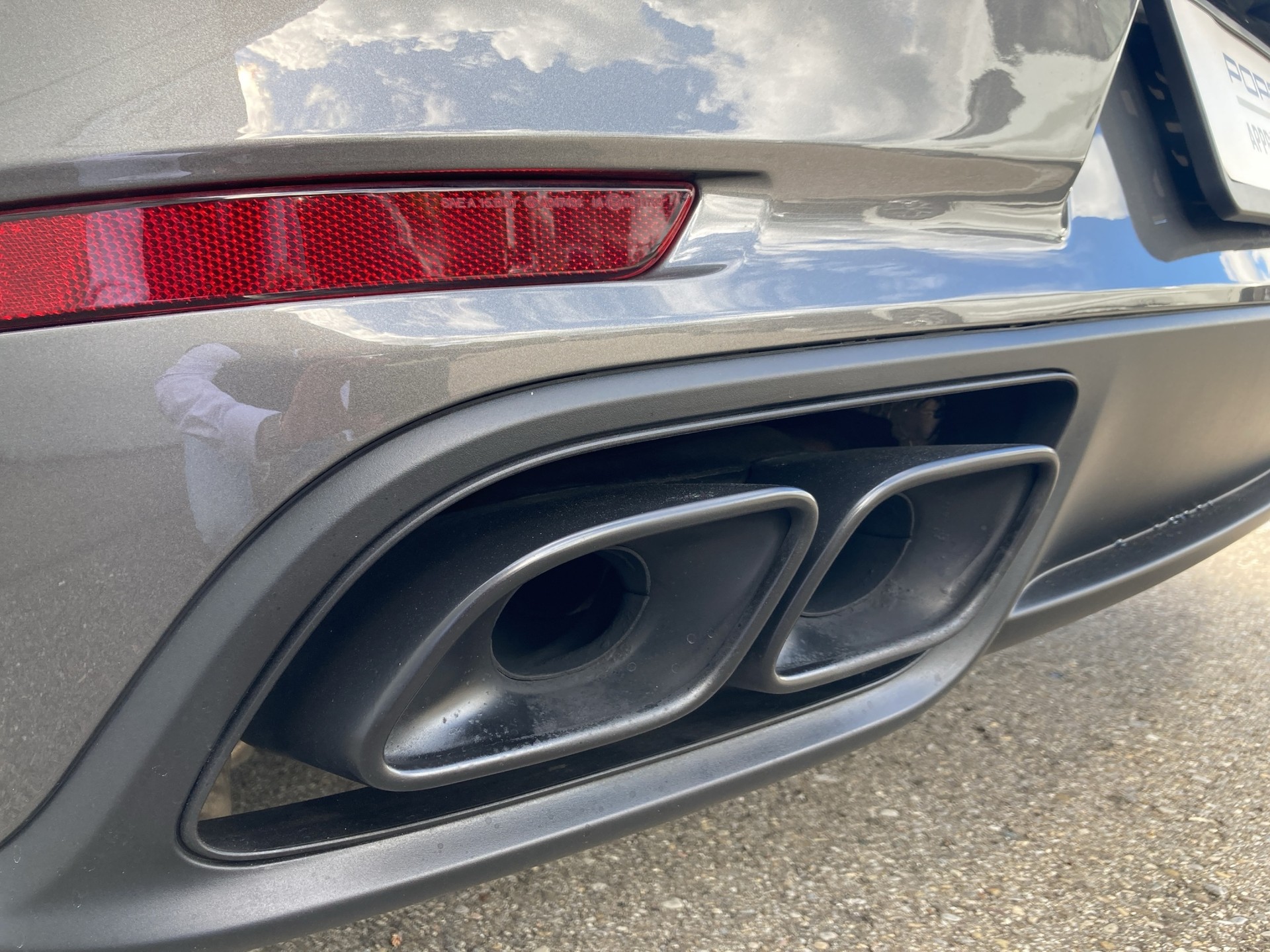 PORSCHE 911 Turbo S-image-18