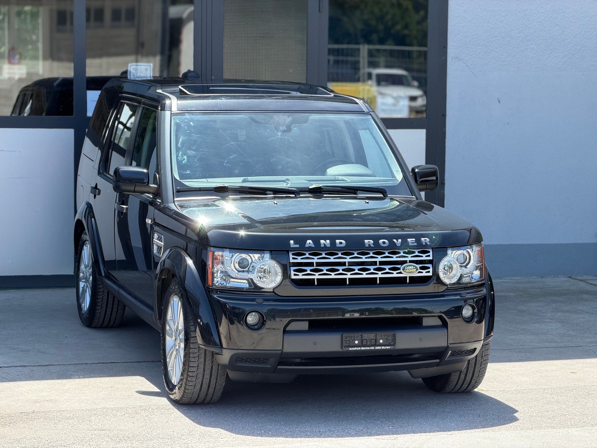 LAND ROVER Discovery 3.0 TDV6 HSE Automatic-showroom-element-3