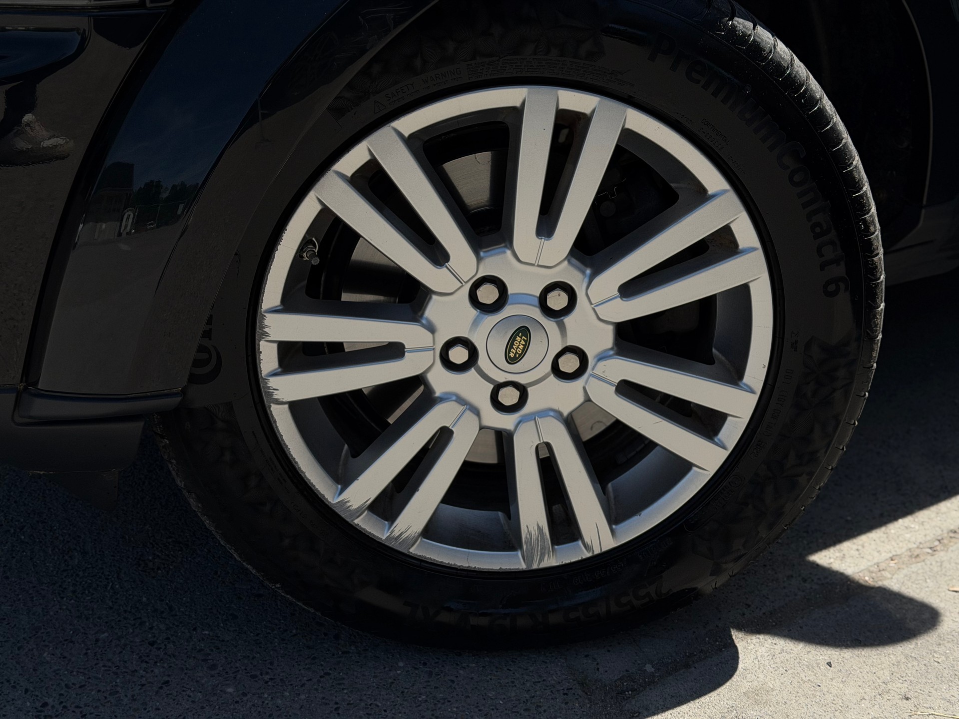LAND ROVER Discovery 3.0 TDV6 HSE Automatic-image-24