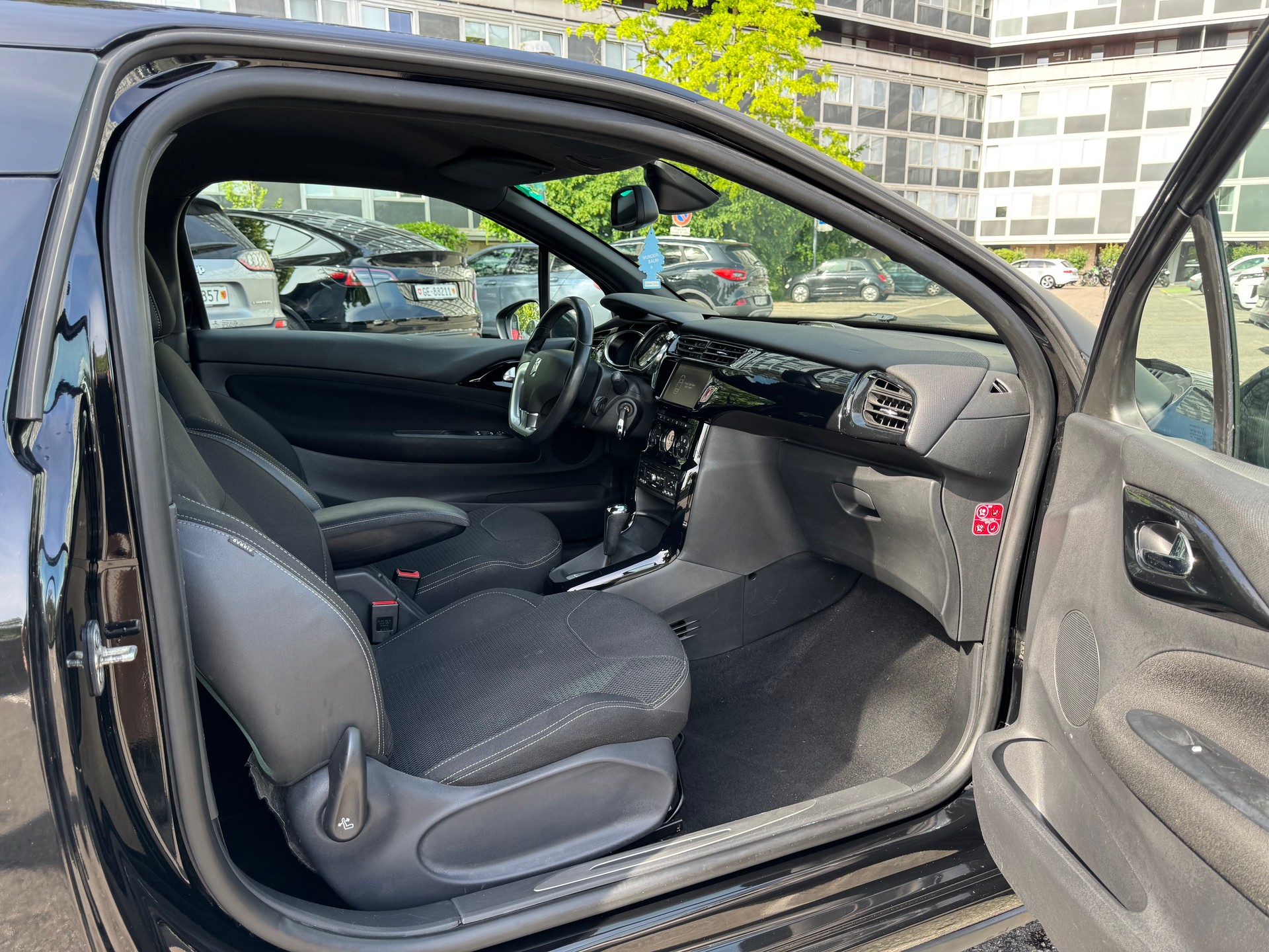 DS AUTOMOBILES DS3 1.6 VTi SO Chic Automatic-image-10