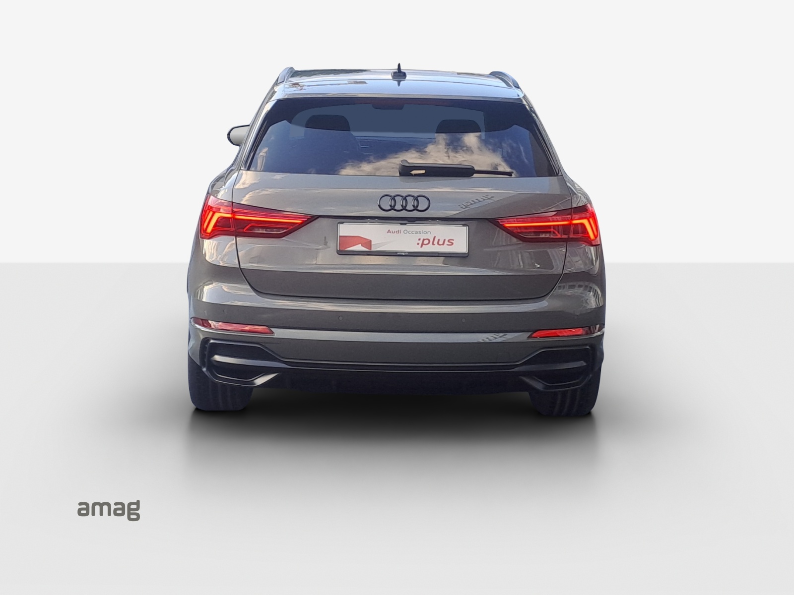 AUDI Q3 35 TFSI S line Attraction S-tronic-showroom-element-3