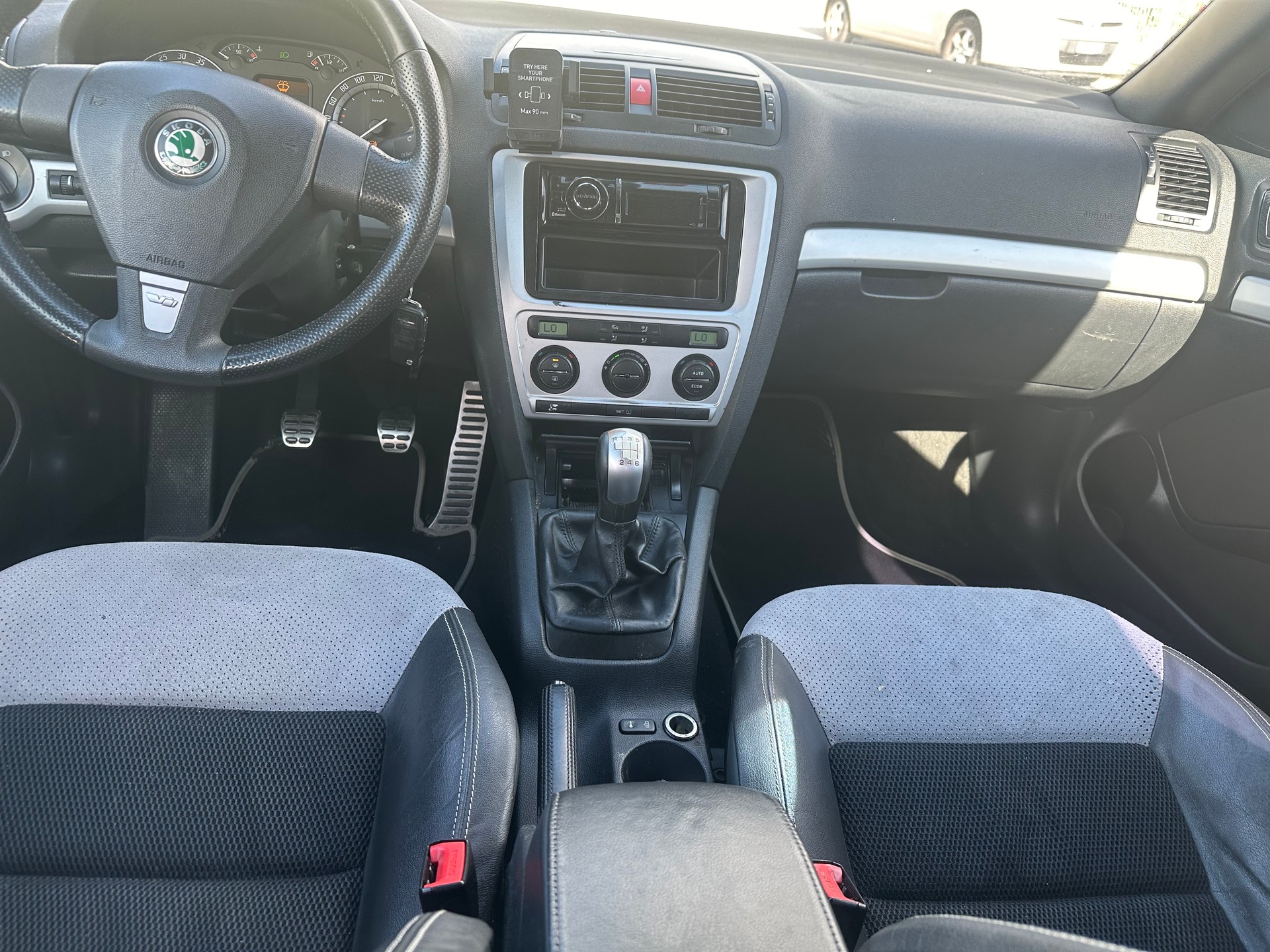 SKODA Octavia 2.0 TDI RS-image-12