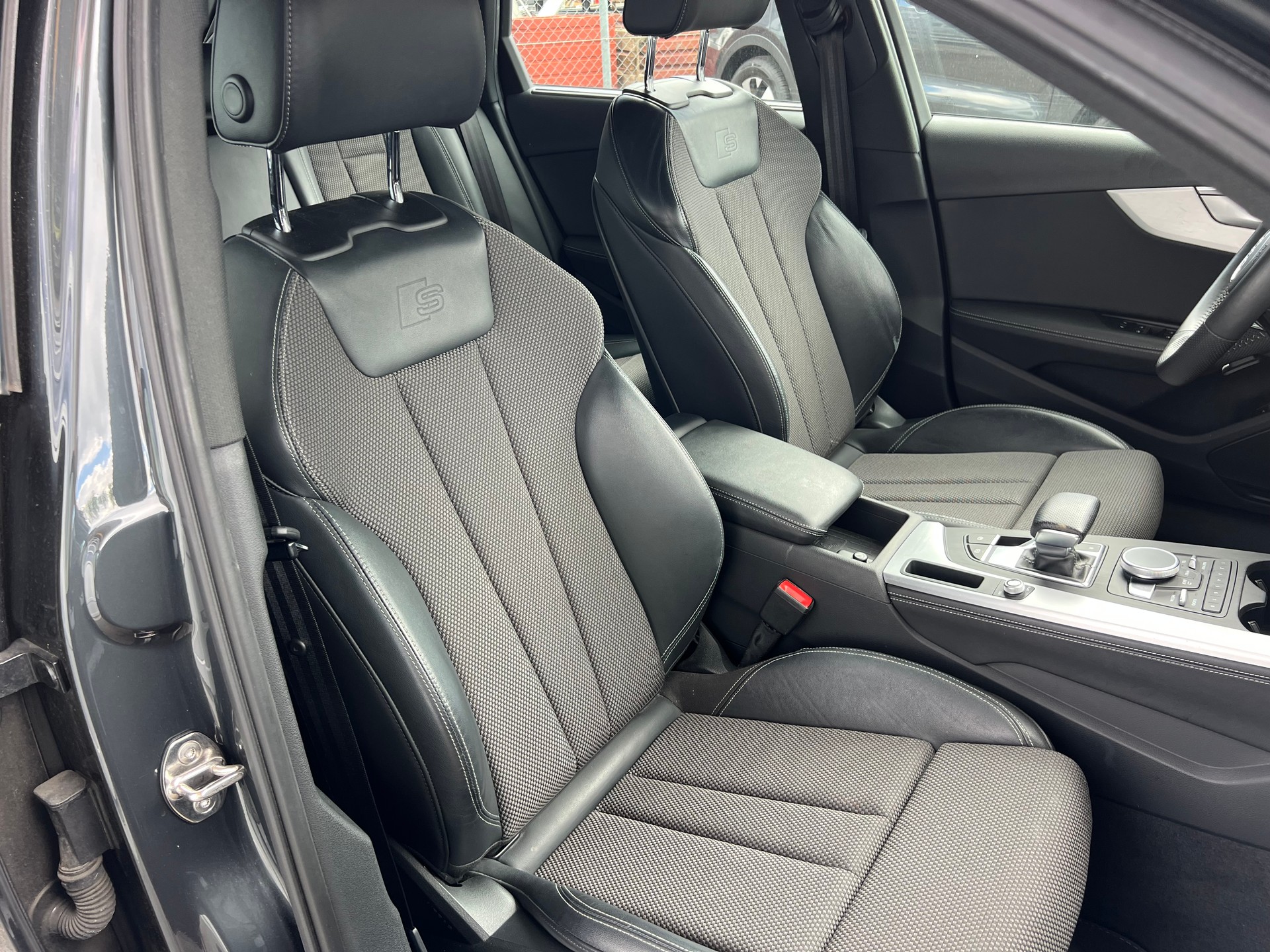 AUDI A4 Avant 40 TDI S-Line Sport 4x4 S-tronic ** Navigation * Teilleder * Anhängerkupplung * ab MFK * 1 Jahr Garantie möglich ***-image-13
