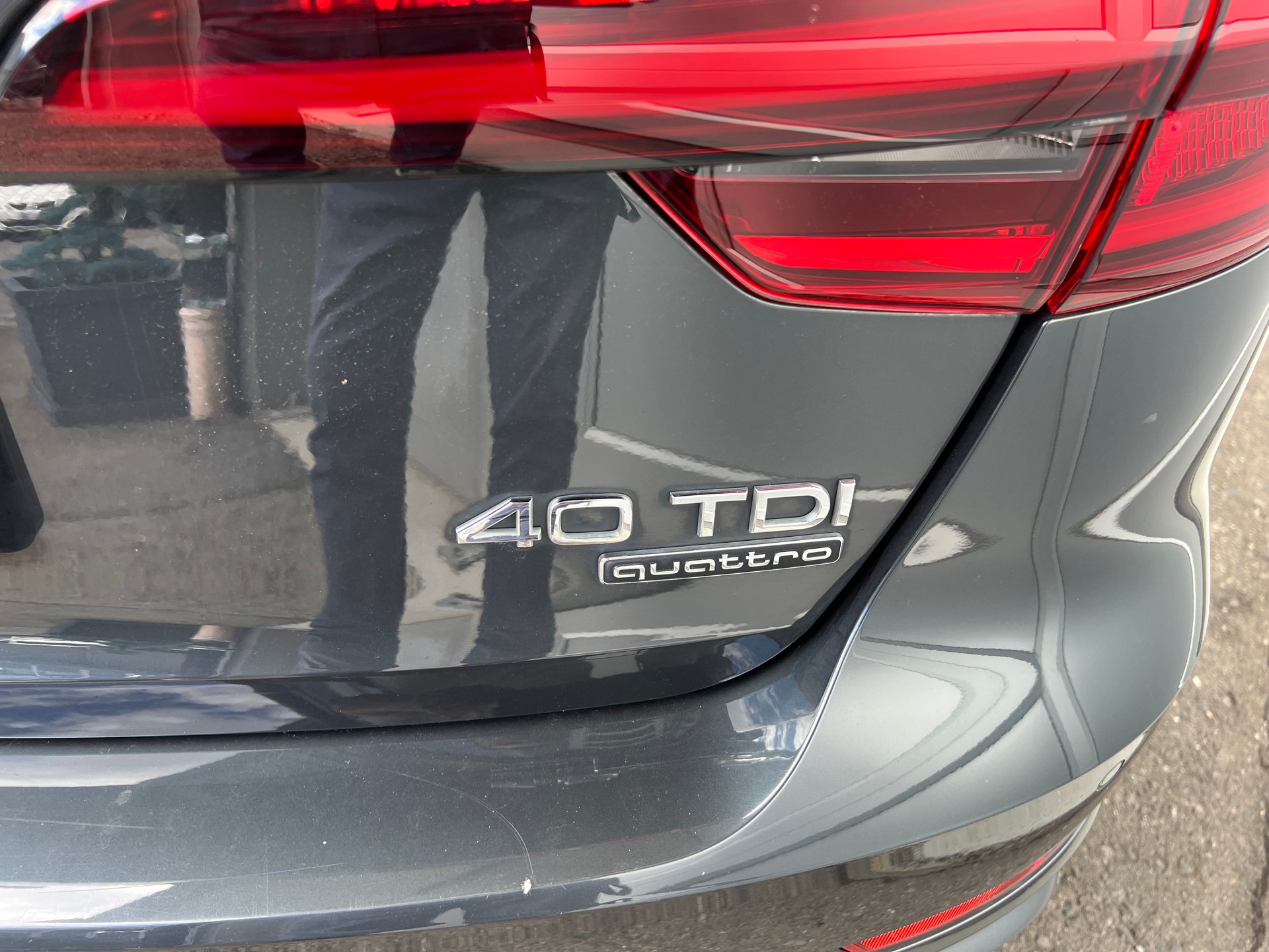 AUDI A4 Avant 40 TDI S-Line Sport 4x4 S-tronic ** Navigation * Teilleder * Anhängerkupplung * ab MFK * 1 Jahr Garantie möglich ***-image-9