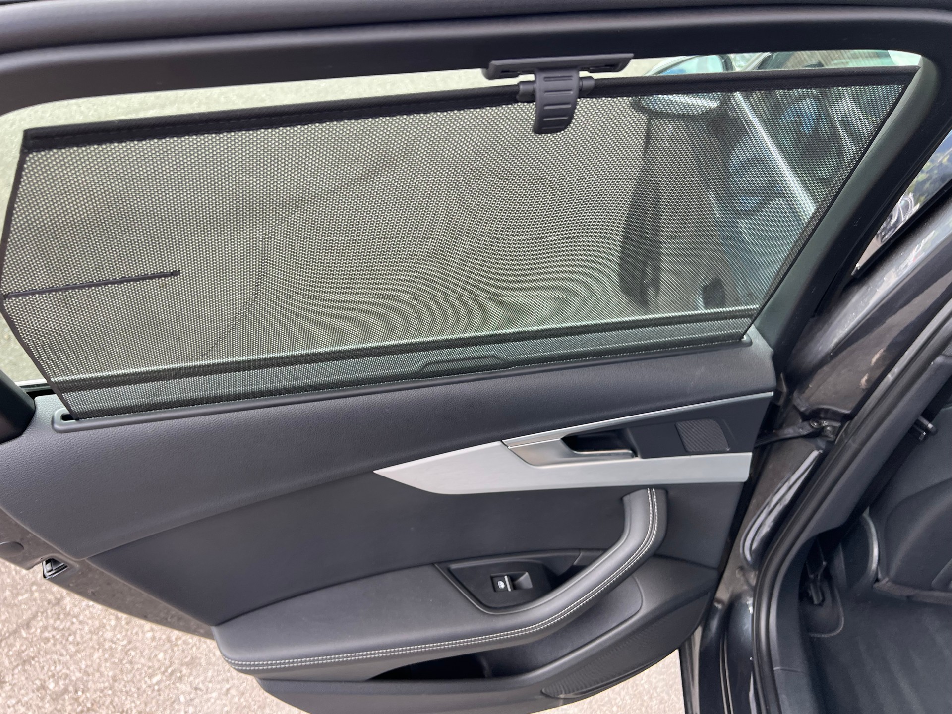 AUDI A4 Avant 40 TDI S-Line Sport 4x4 S-tronic ** Navigation * Teilleder * Anhängerkupplung * ab MFK * 1 Jahr Garantie möglich ***-image-16