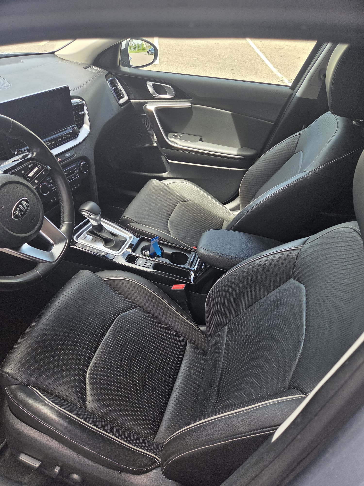 KIA XCeed 1.6 T-GDi Style DCT-image-3
