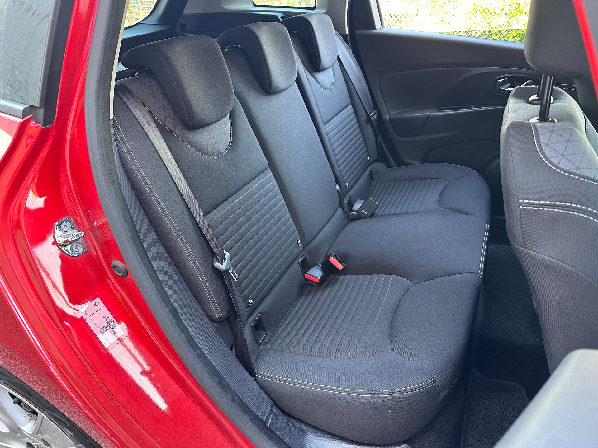 RENAULT Clio Grandtour 1.2 16V T Swiss Edition EDC-image-16