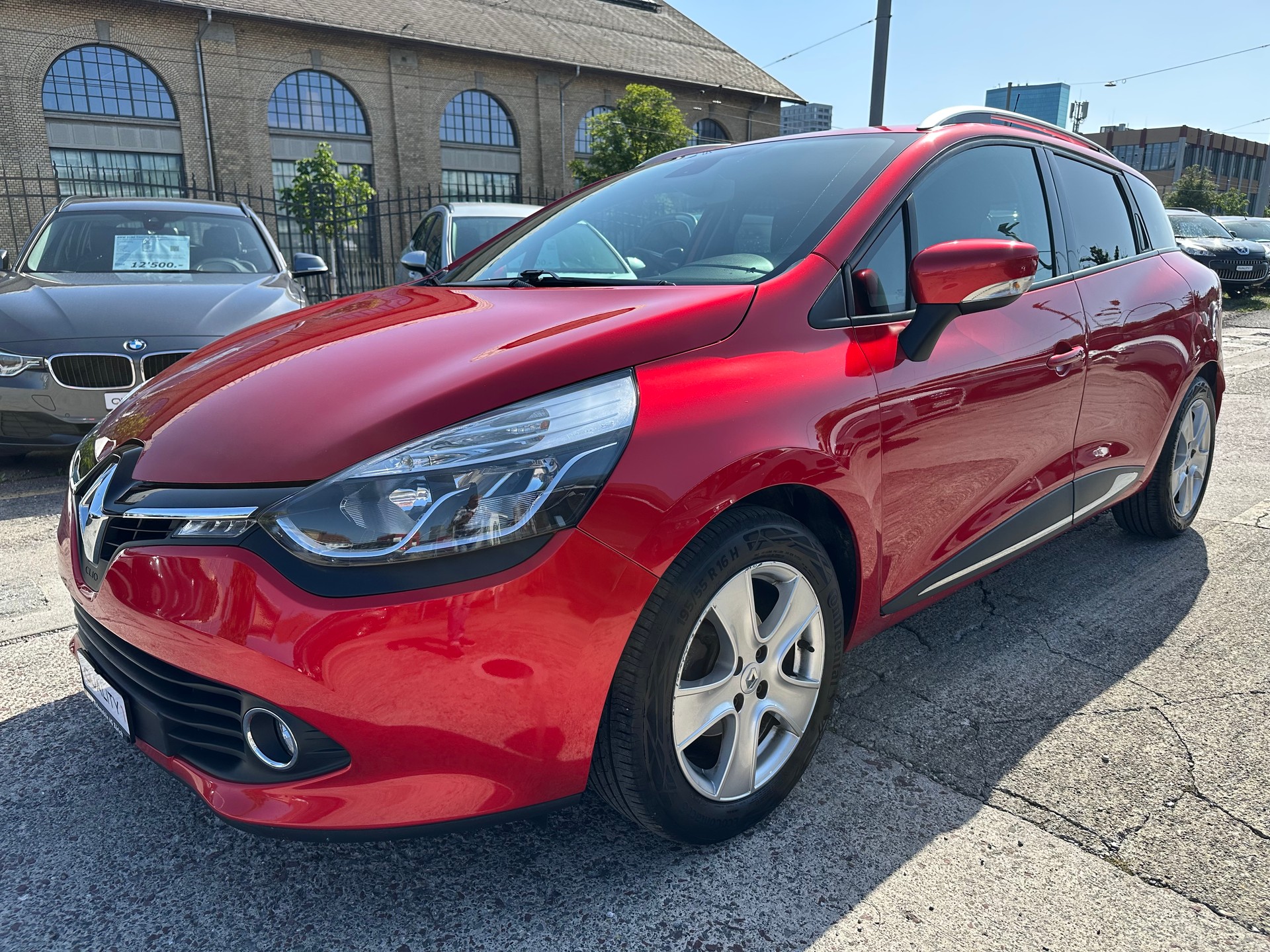 RENAULT Clio Grandtour 1.2 16V T Swiss Edition EDC