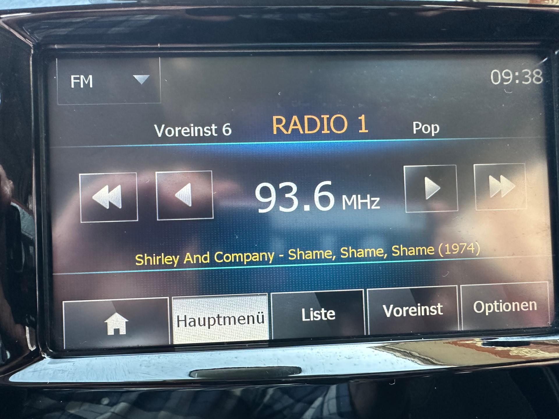 RENAULT Clio Grandtour 1.2 16V T Swiss Edition EDC-image-24