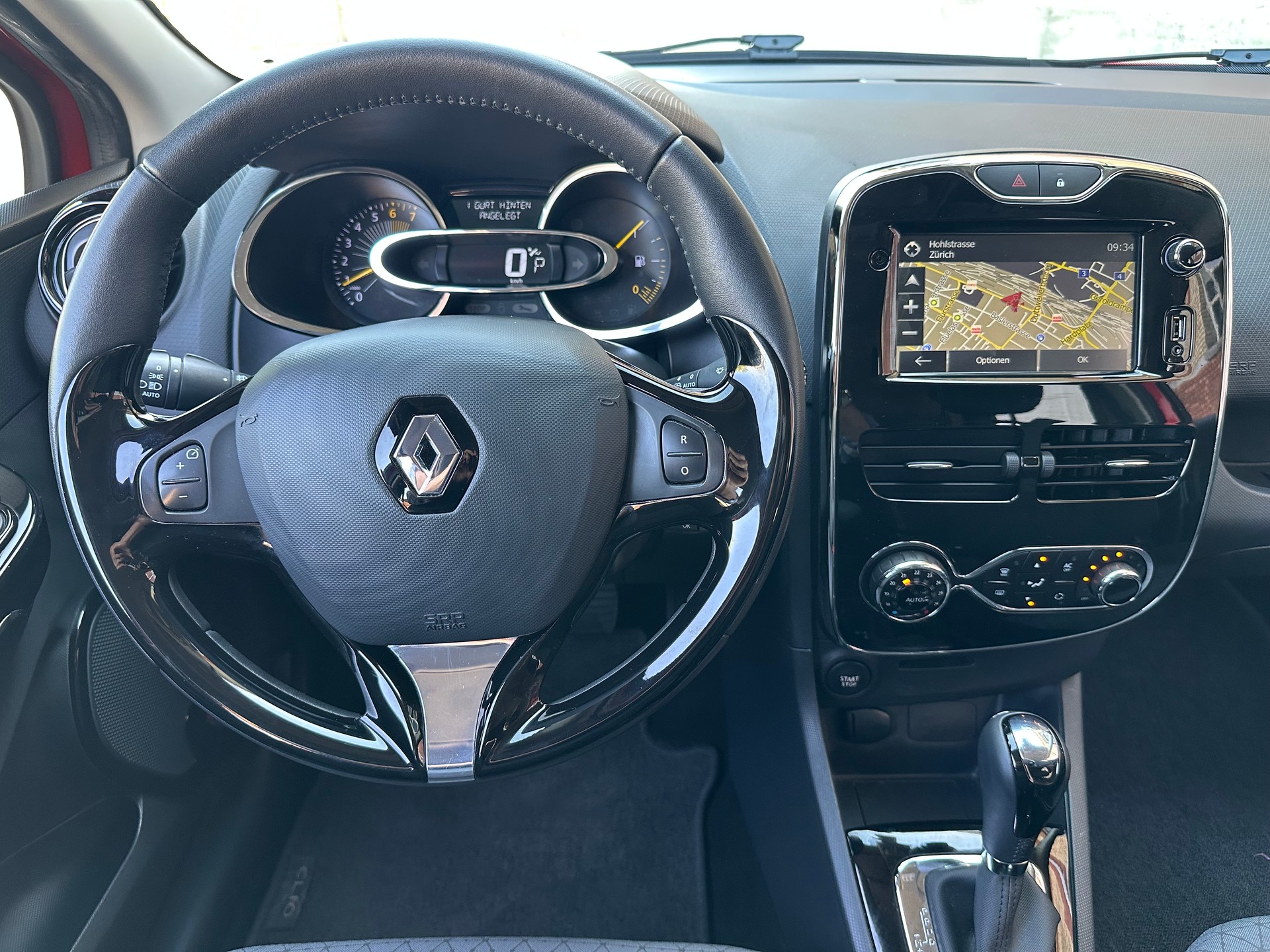 RENAULT Clio Grandtour 1.2 16V T Swiss Edition EDC-image-10