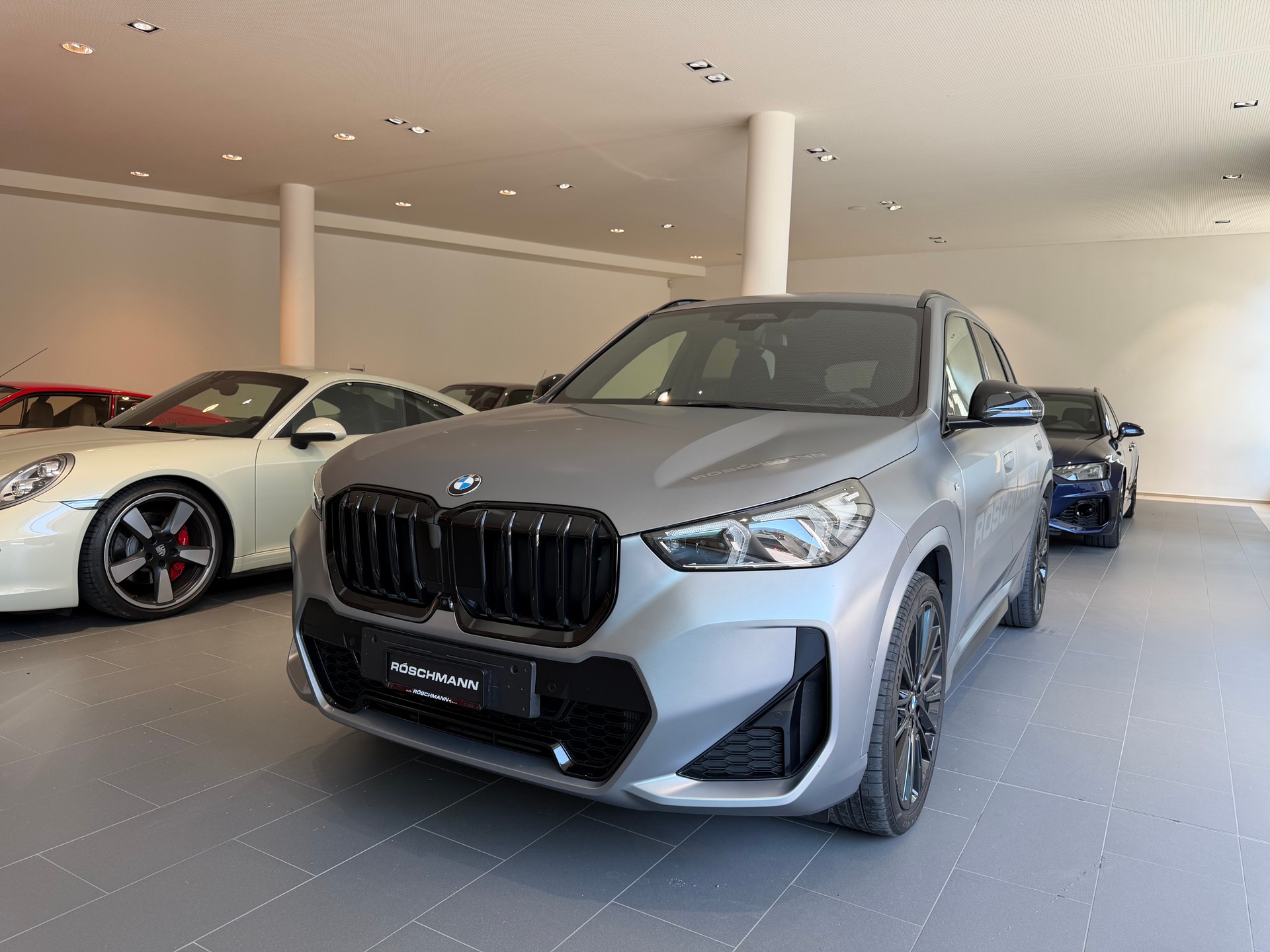 BMW X1 xDrive 23d 48V M Sport-showroom-element-3