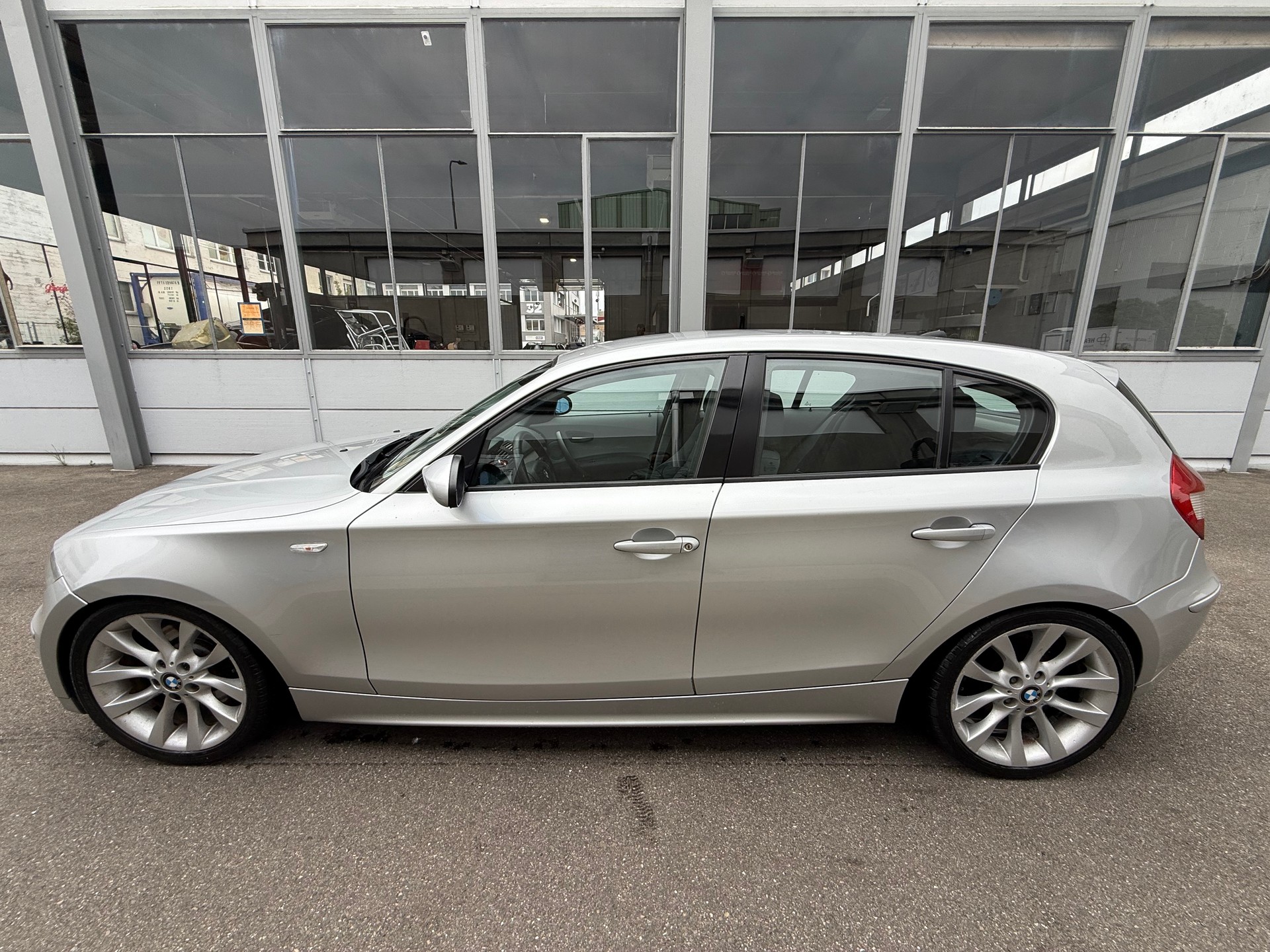 BMW 130i *Frisch ab MFK *CH Fahrzeug *Anlasser neu *Simmering neu *Klimatisierungsautomatik *Tempomat *Sitzheizung-image-6