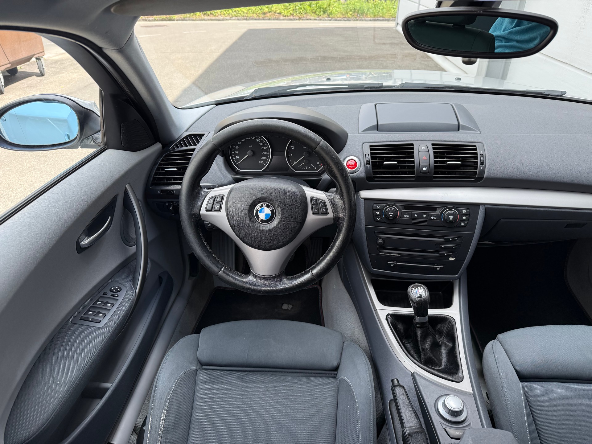 BMW 130i *Frisch ab MFK *CH Fahrzeug *Anlasser neu *Simmering neu *Klimatisierungsautomatik *Tempomat *Sitzheizung-image-9