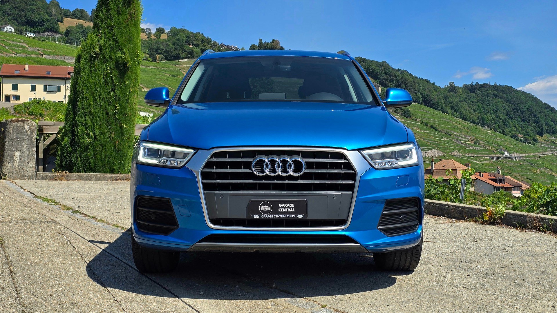 AUDI Q3 1.4 TFSI ultra sport-showroom-element-1