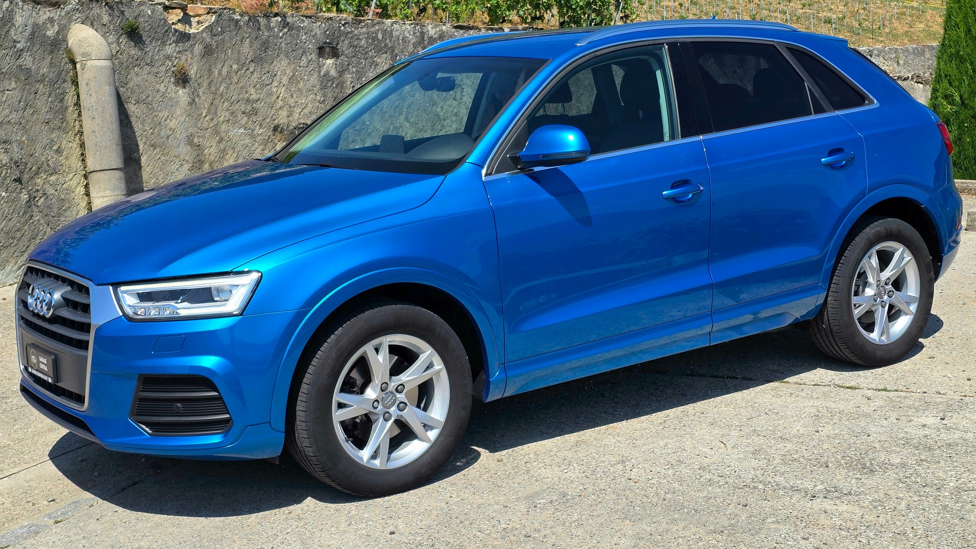 AUDI Q3 1.4 TFSI ultra sport-showroom-element-2