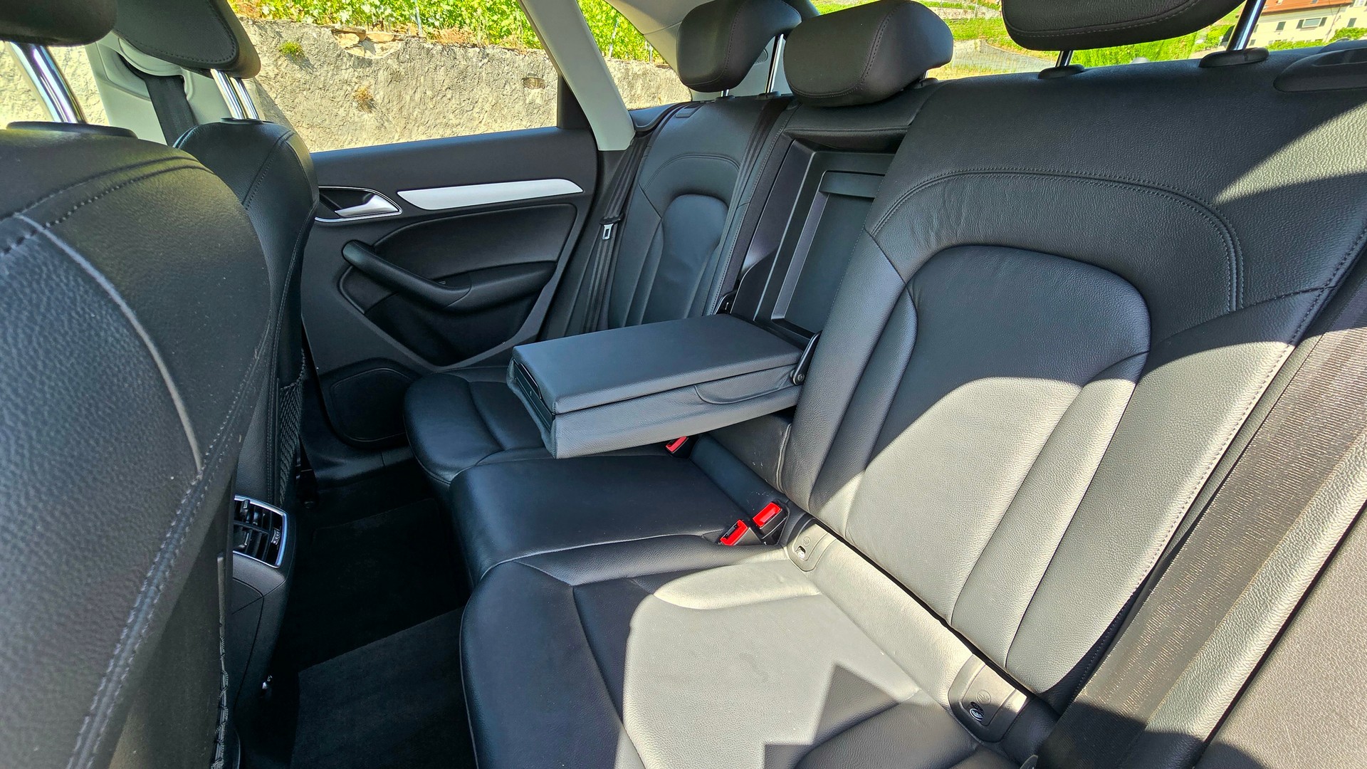 AUDI Q3 1.4 TFSI ultra sport-image-9