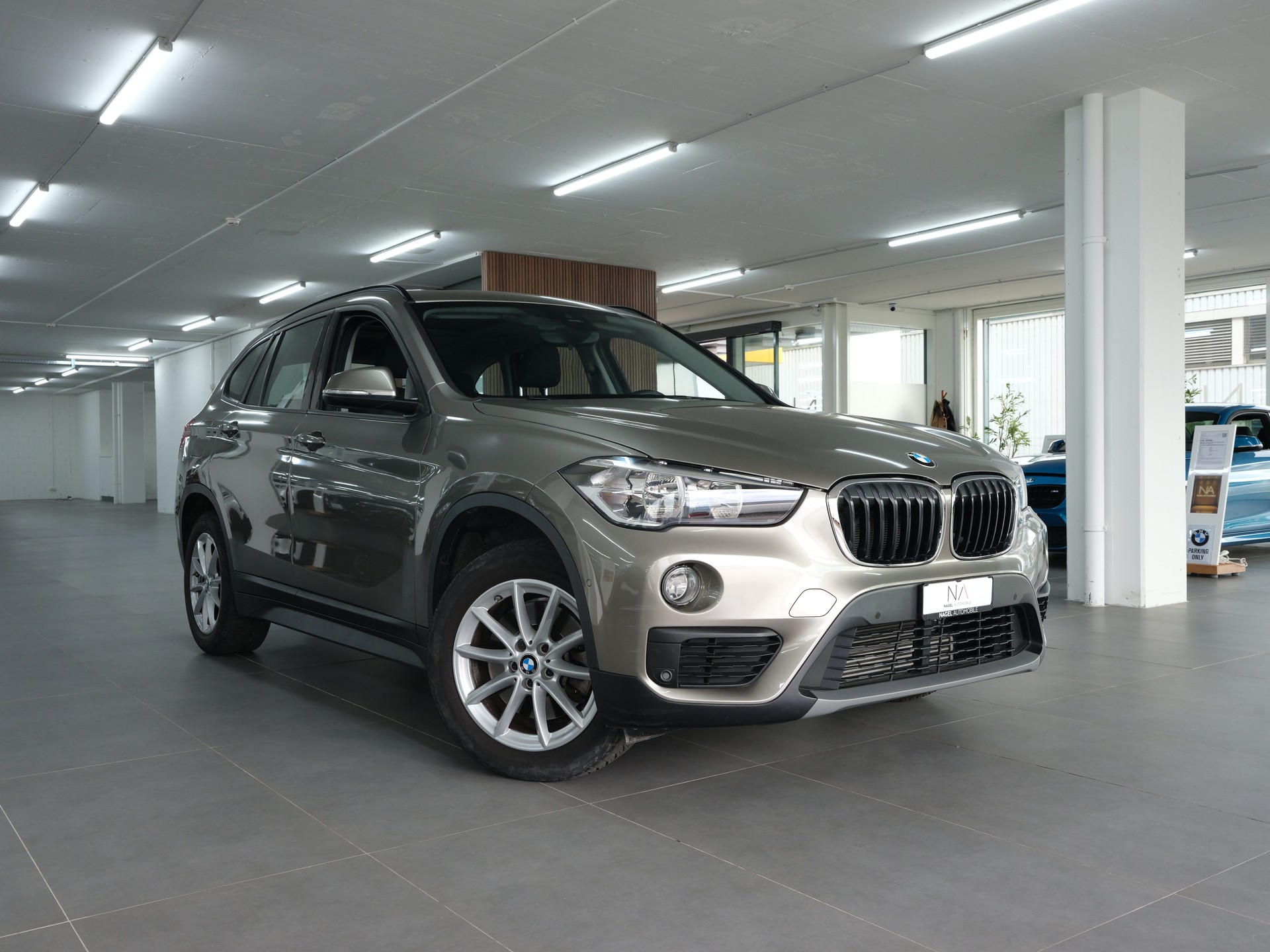 BMW X1 xDrive 20i Sport Line Steptronic *Panorama* *PDC Vorne & Hinten* *Individual*