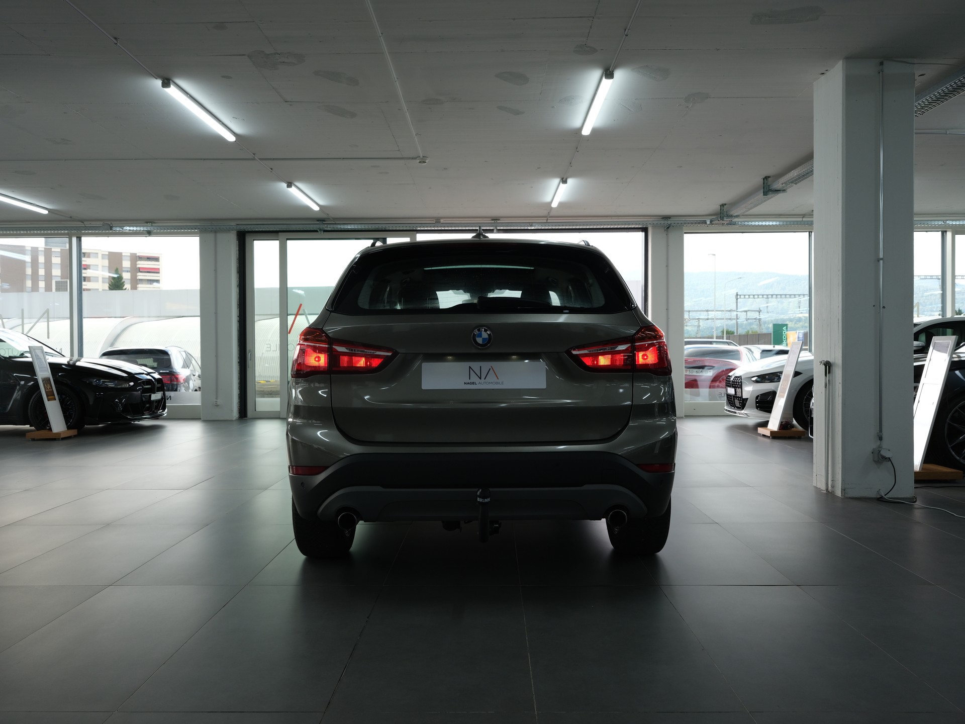 BMW X1 xDrive 20i Sport Line Steptronic *Panorama* *PDC Vorne & Hinten* *Individual*-showroom-element-3
