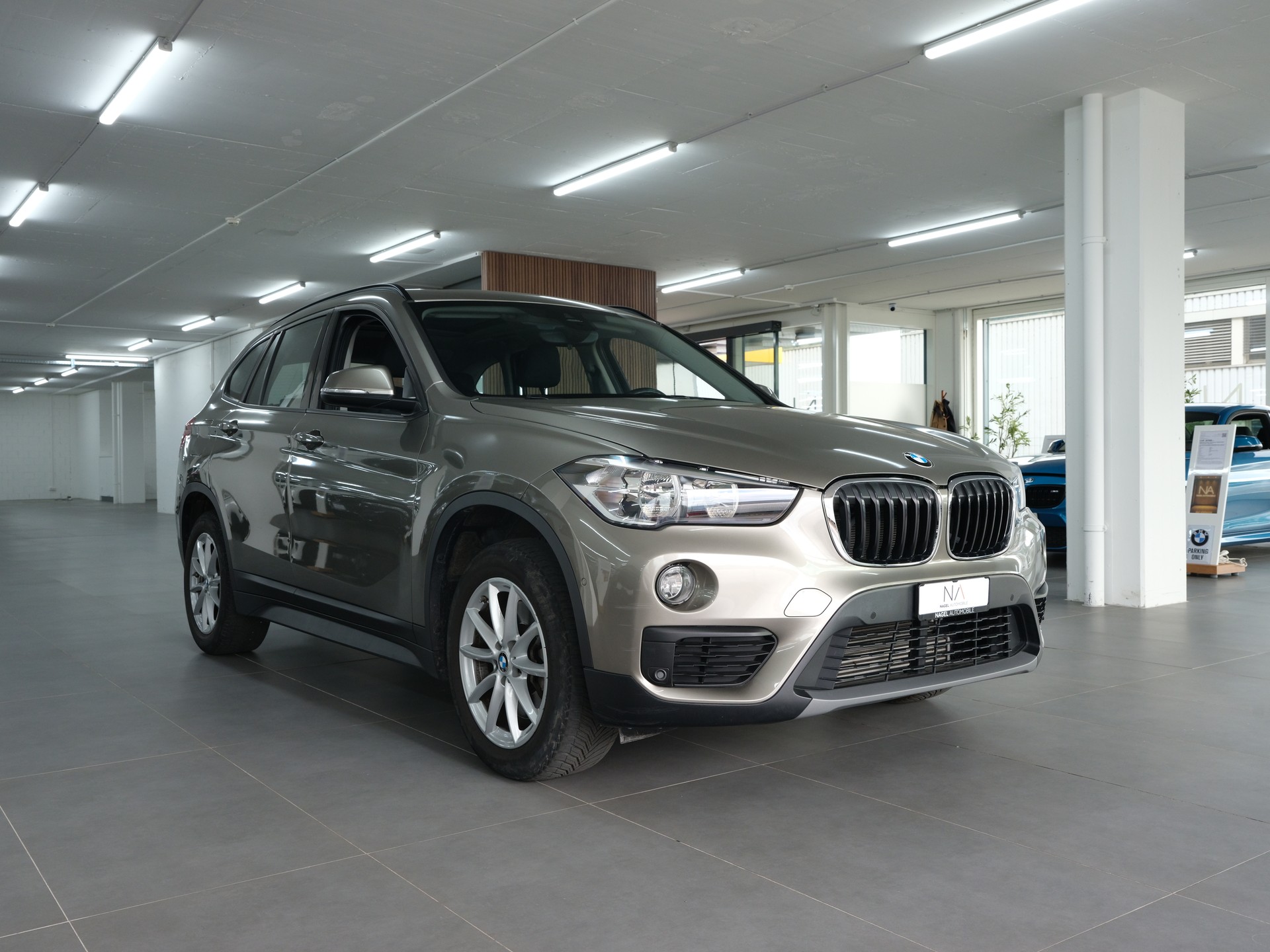 BMW X1 xDrive 20i Sport Line Steptronic *Panorama* *PDC Vorne & Hinten* *Individual*-showroom-element-1
